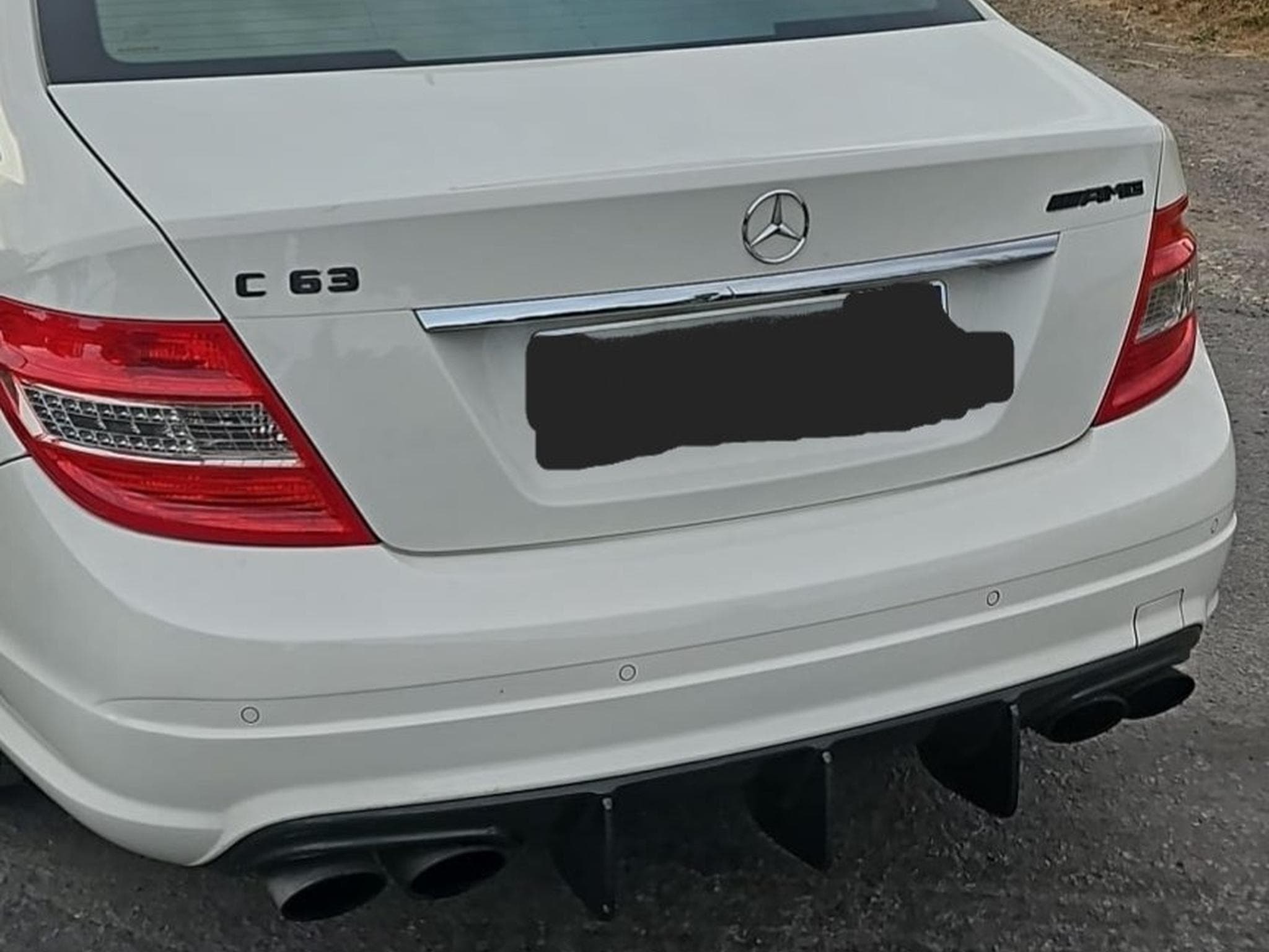 Mercedes C 63 AMG V8 (2010) - Foto 2