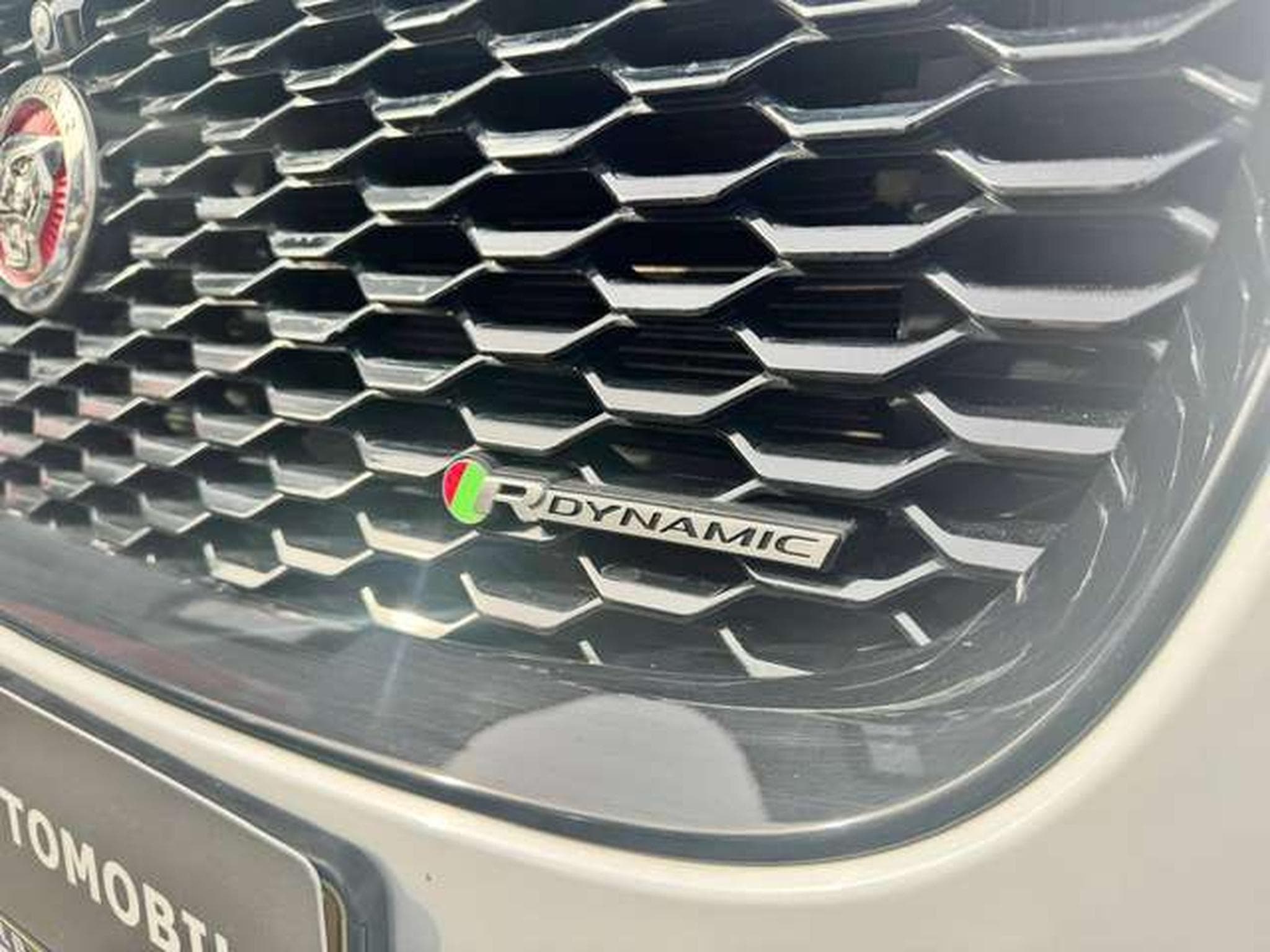 Jaguar E-Pace E-Pace P200 AWD Aut. R-Dynamic (2019) - Foto 25