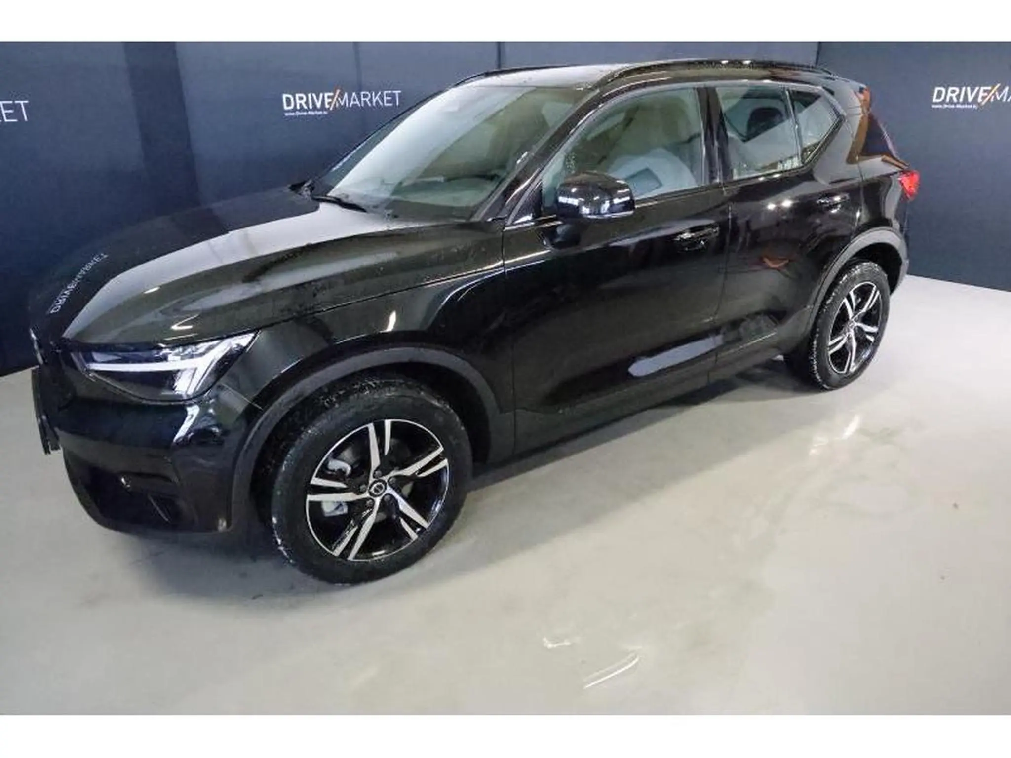 Volvo XC40 Dark (2025) - Photo 20
