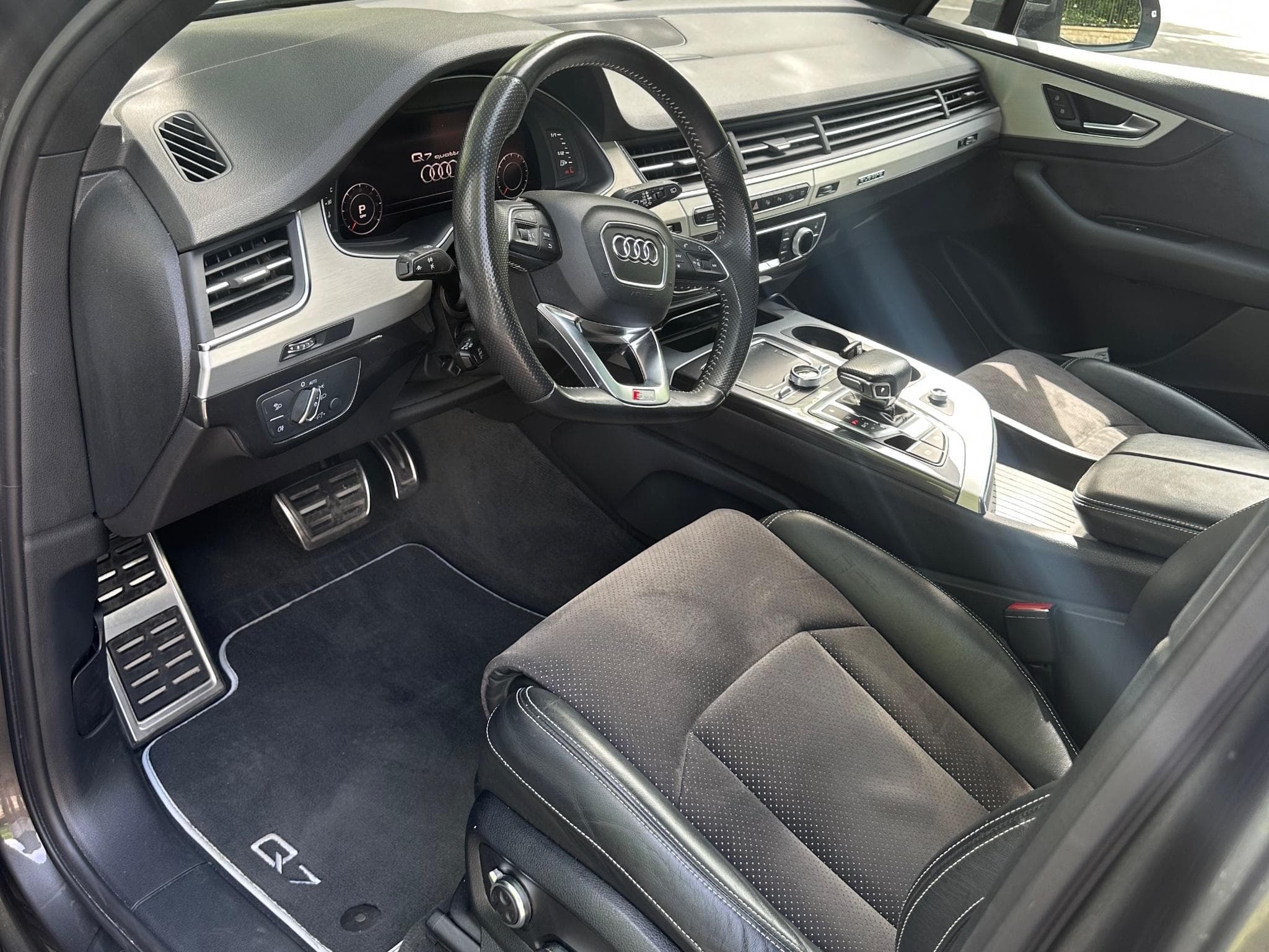 Audi Q7 S-Line (2018) - Photo 3