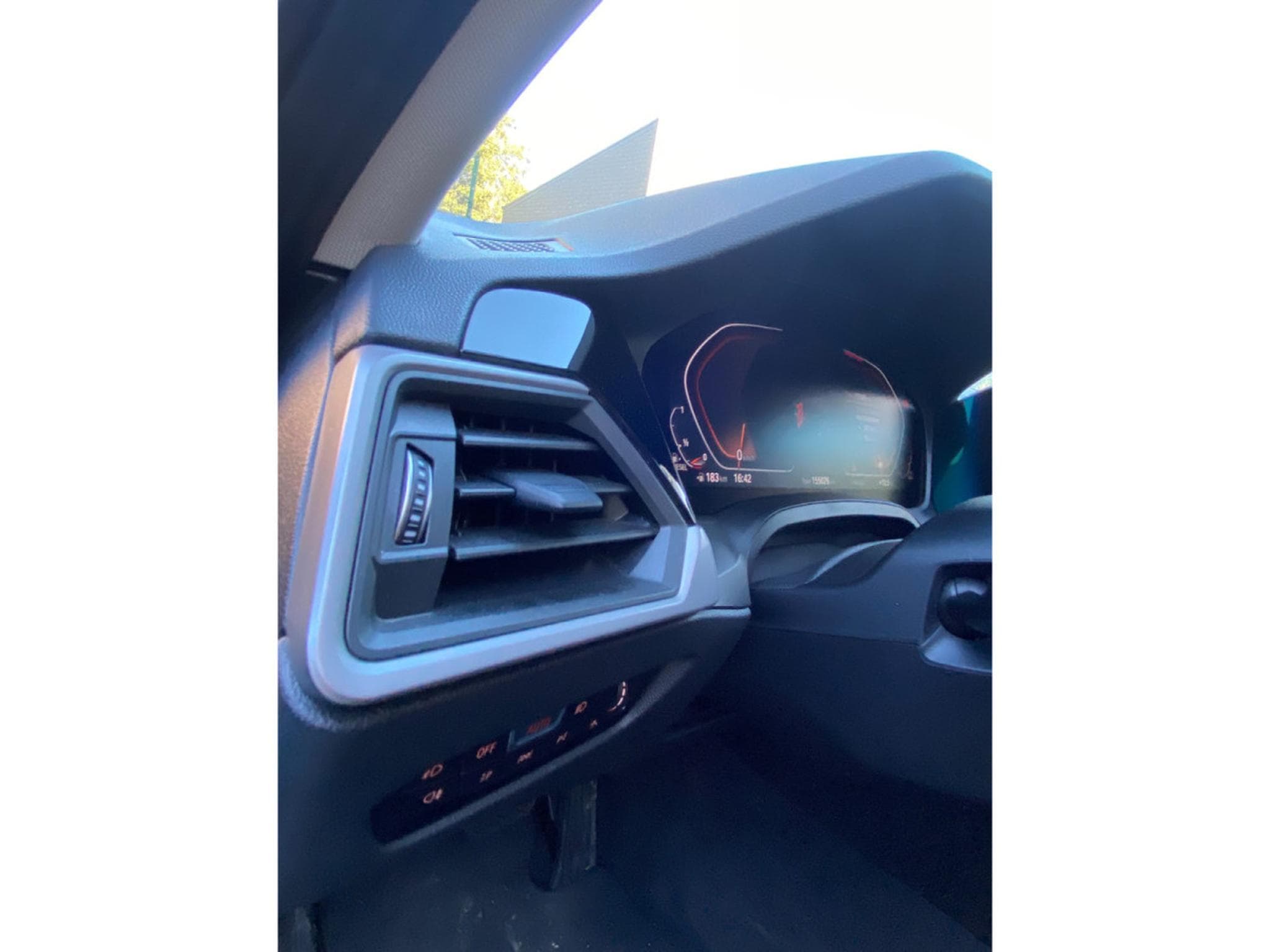 BMW 318 318d touring Auto (2020) - Photo 11