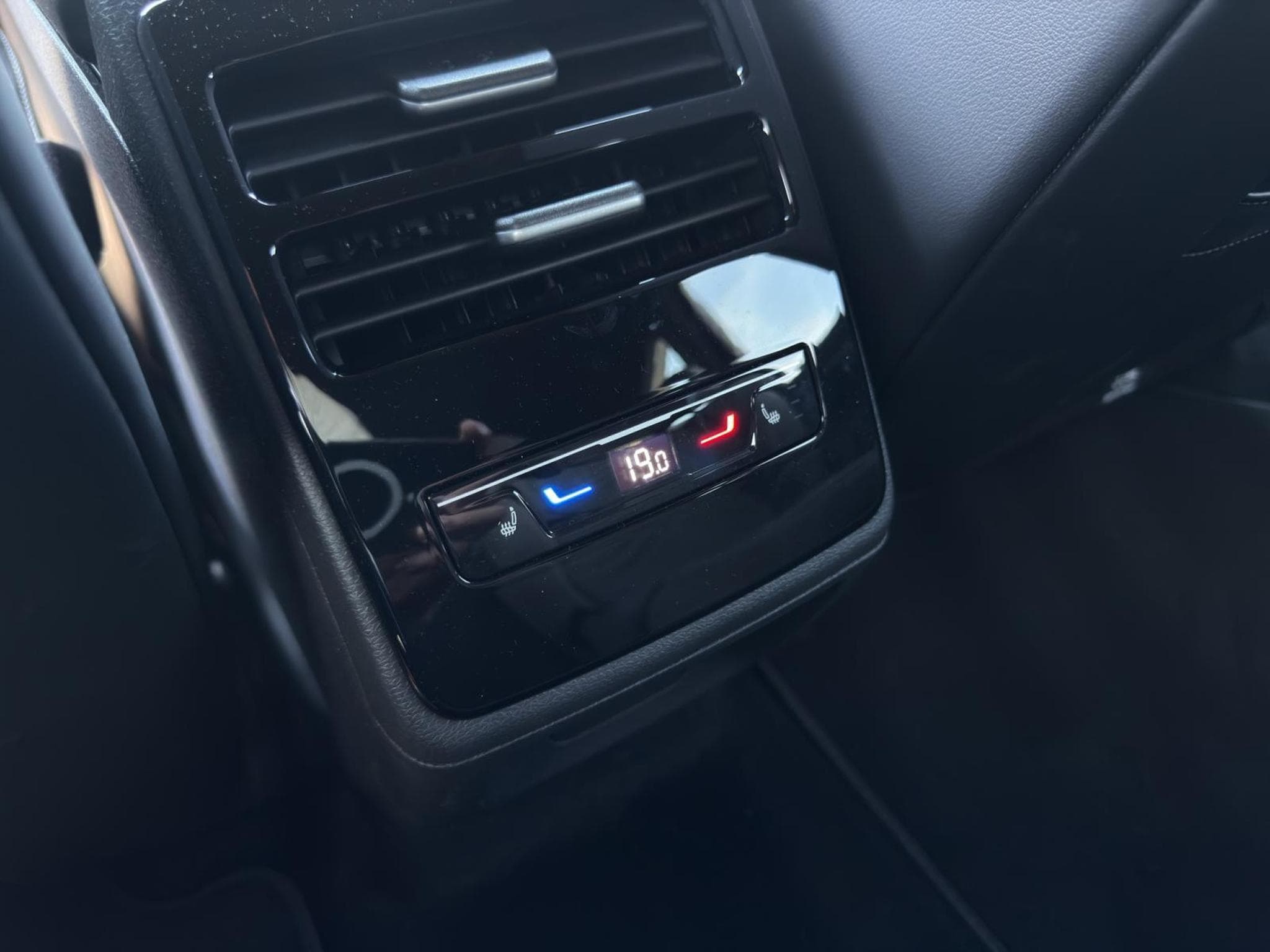 VW ID.7 Tourer Pro 210 kW / 77 kWh (2026) - Photo 15