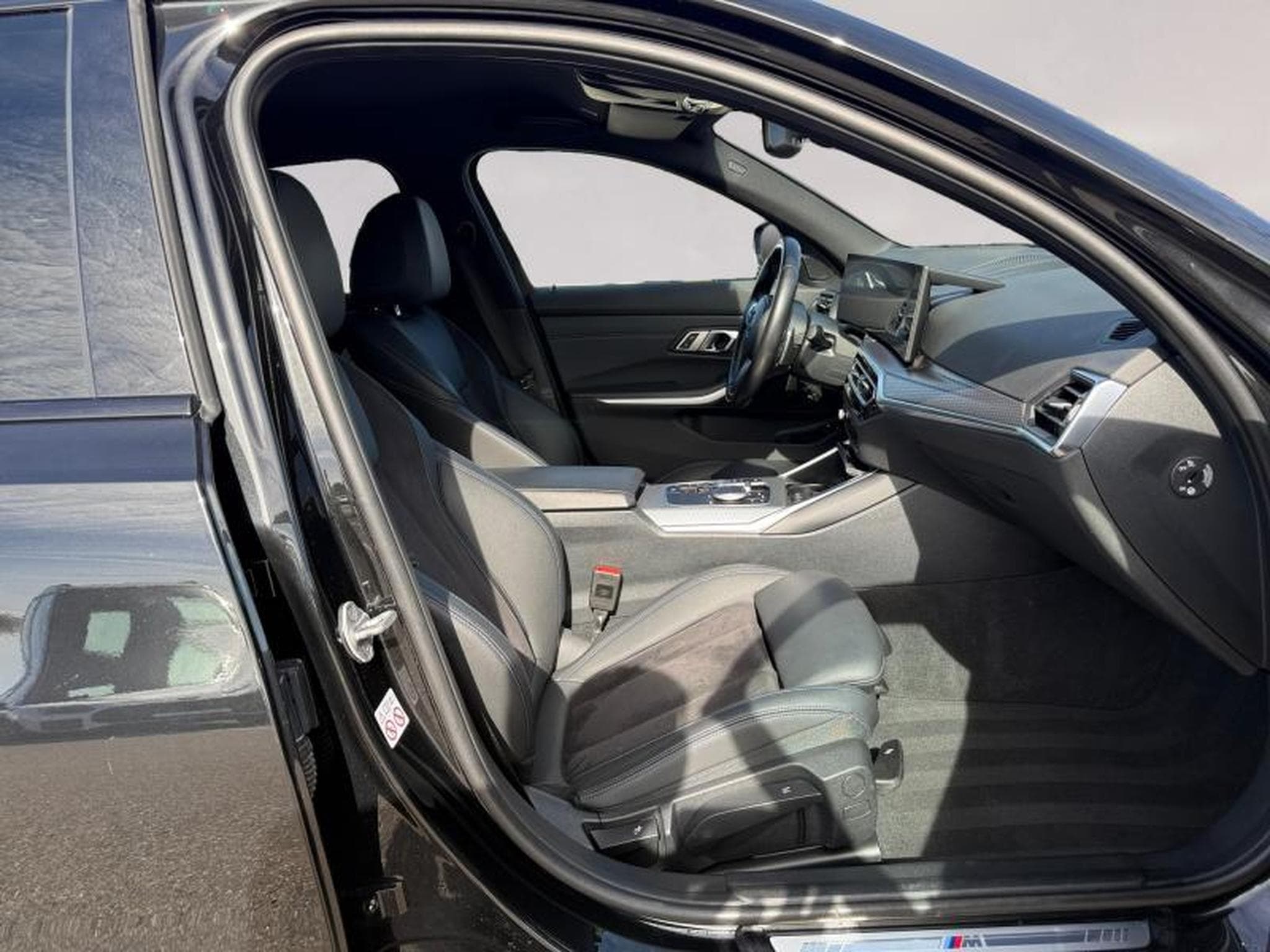BMW 330 330e Touring Kit M Sport (2023) - Photo 15