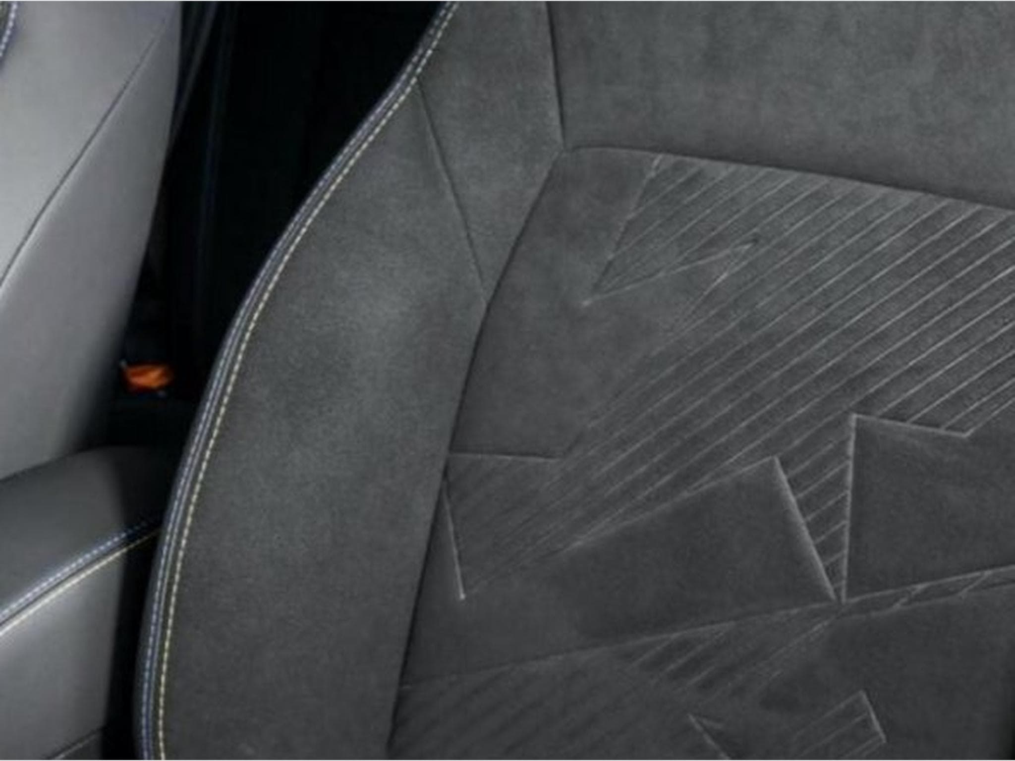 Fiat 500 Scorpionissimo fuel électrique (2024) - Photo 3