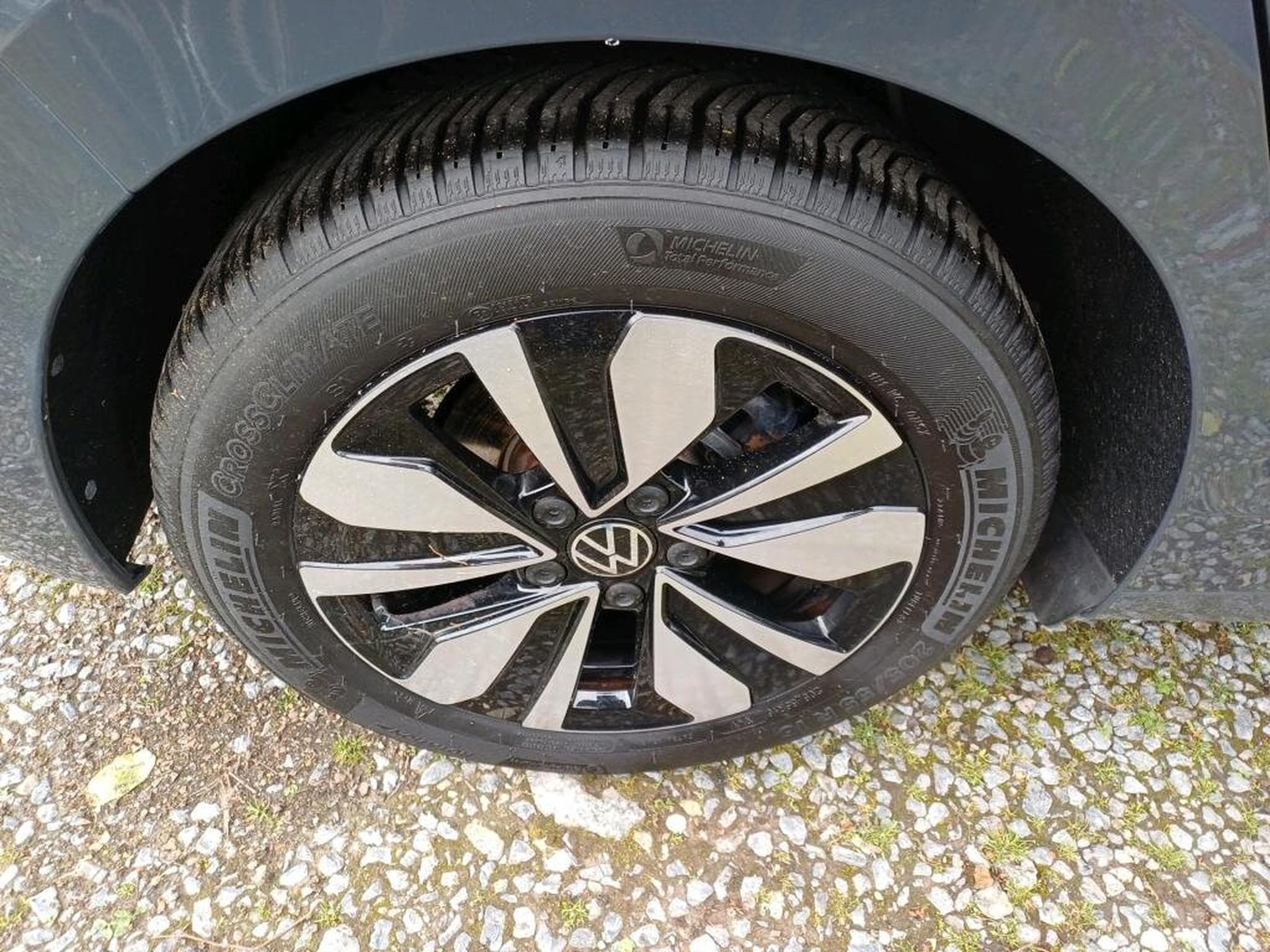 VW Golf Life MOVE 1.0 eTSI DSG7 (2024) - Foto 7