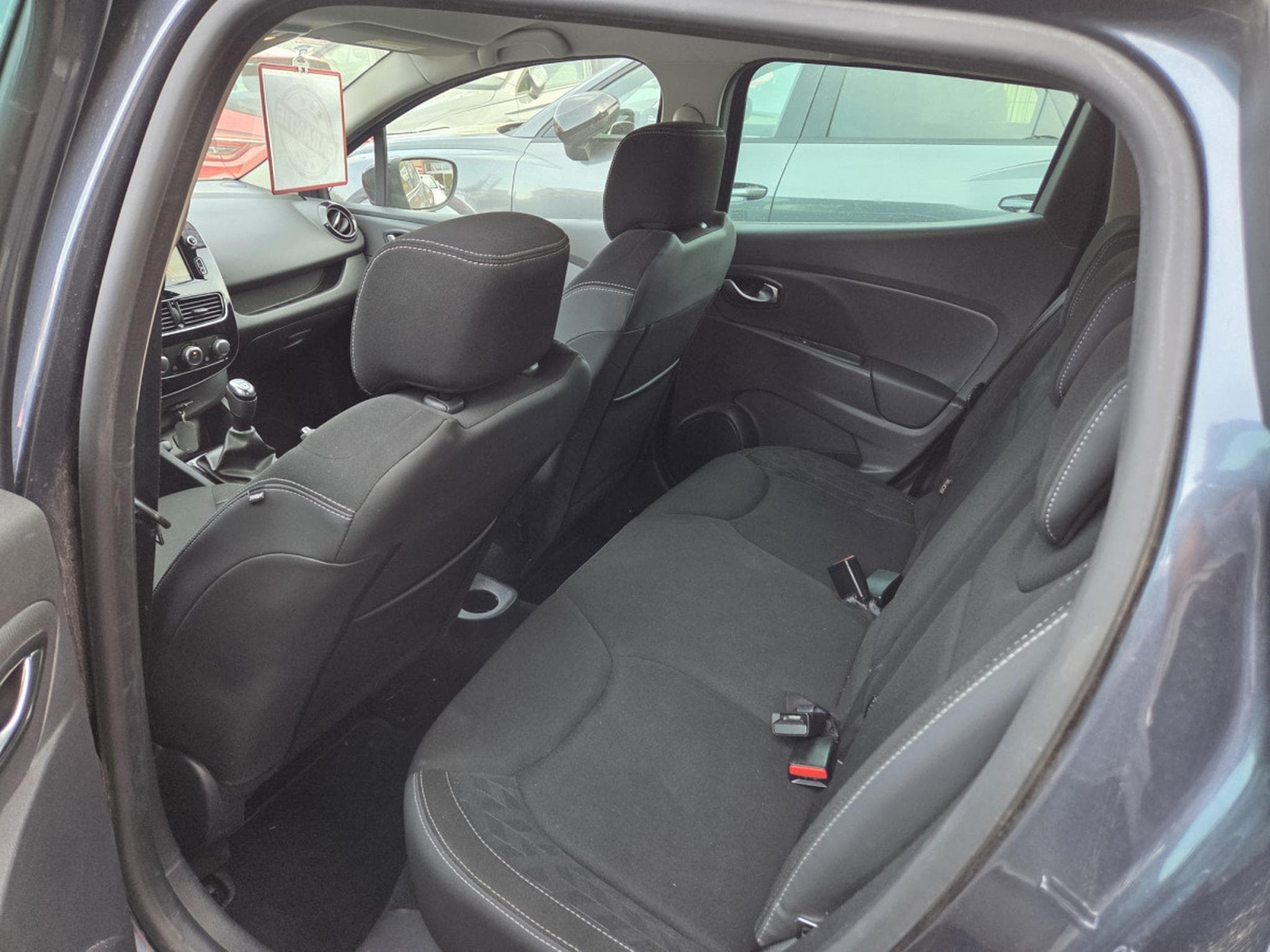 Renault Clio TCE LIMITED (2019) - Photo 7