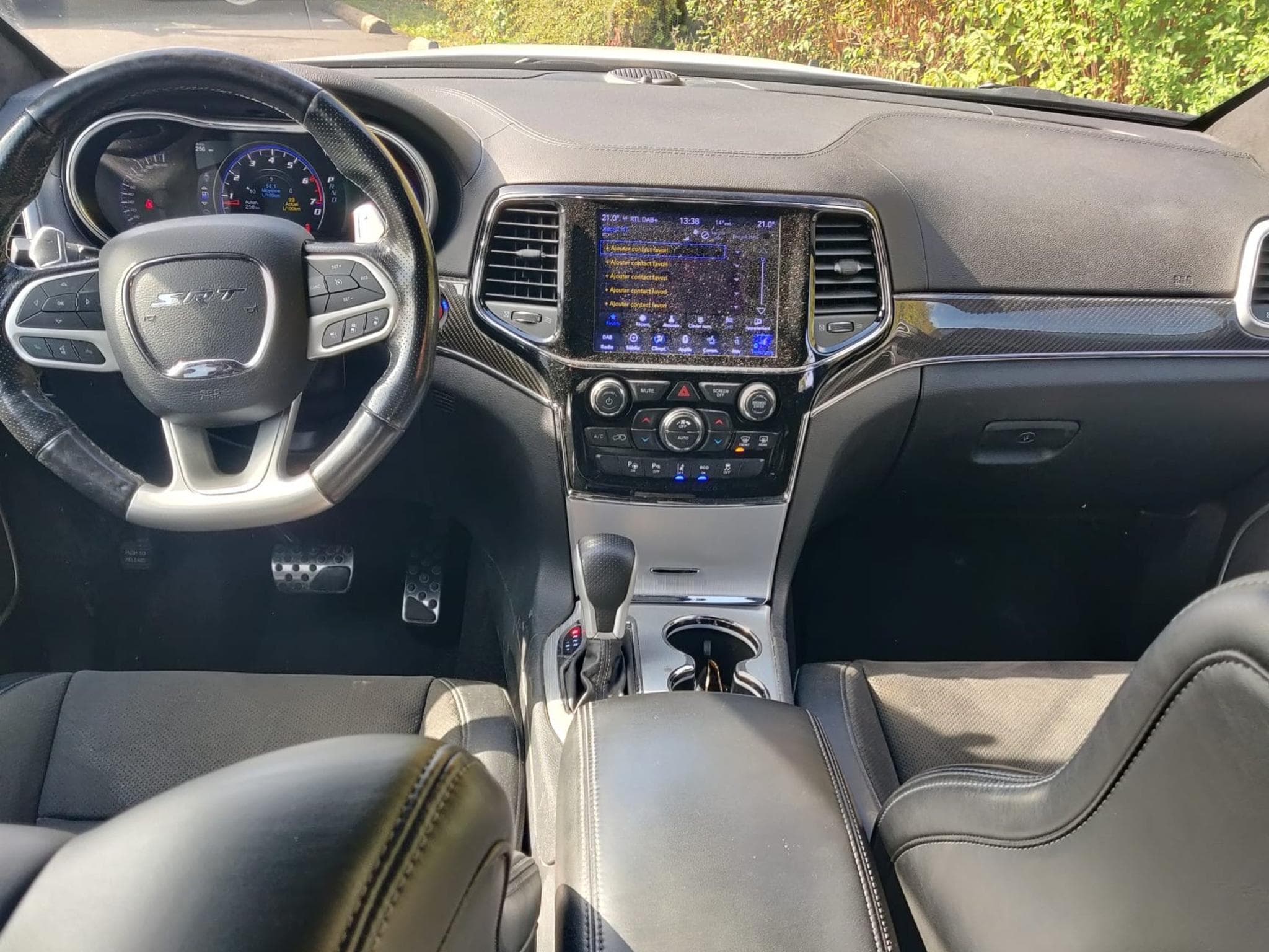 Jeep Grand Cherokee SRT 6.4 V8 HEMI (2019) - Photo 3
