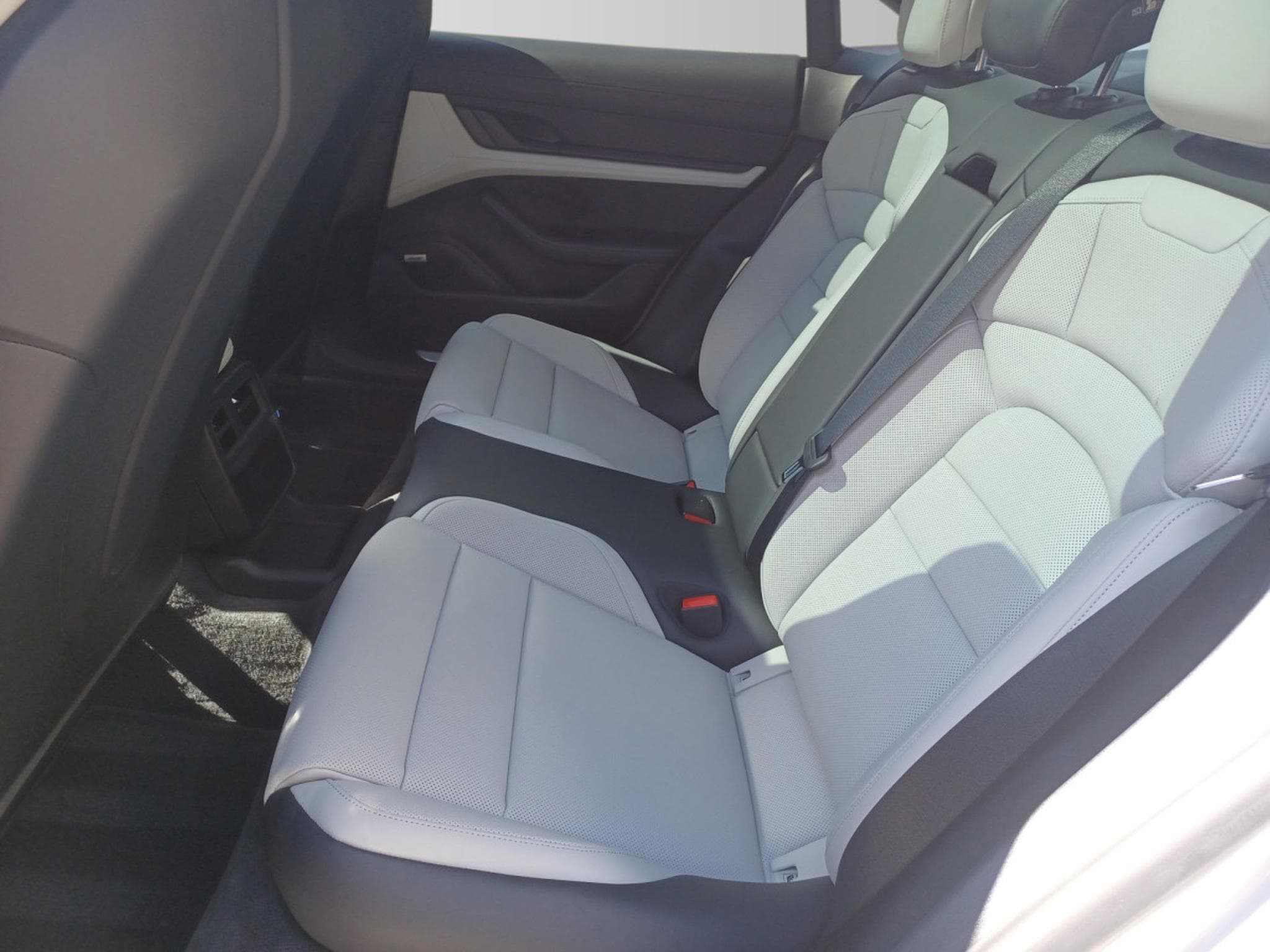 Porsche Taycan 4S (2022) - Photo 13