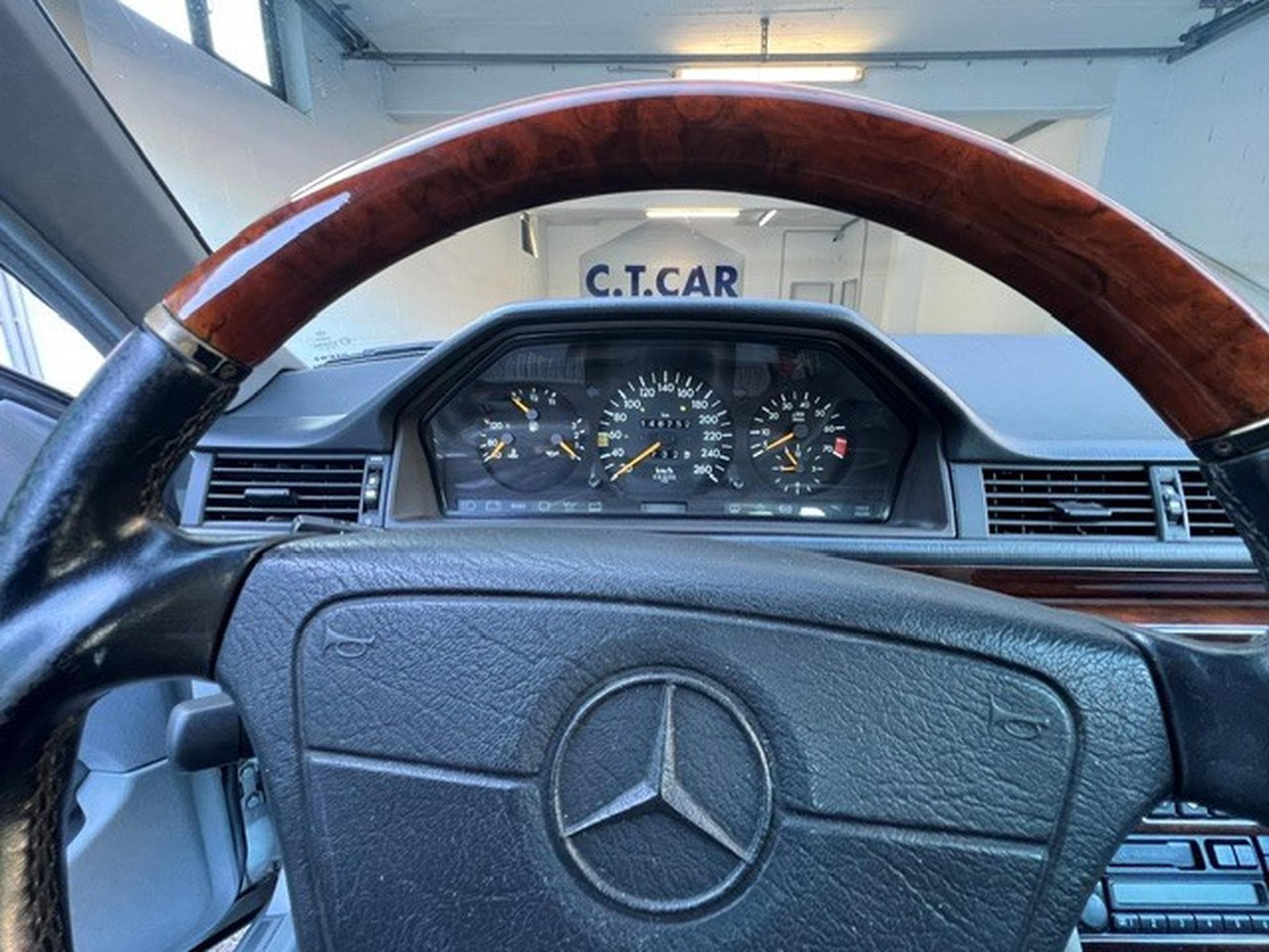 Mercedes E 320 AMG Line - W124 (1995) - Photo 22