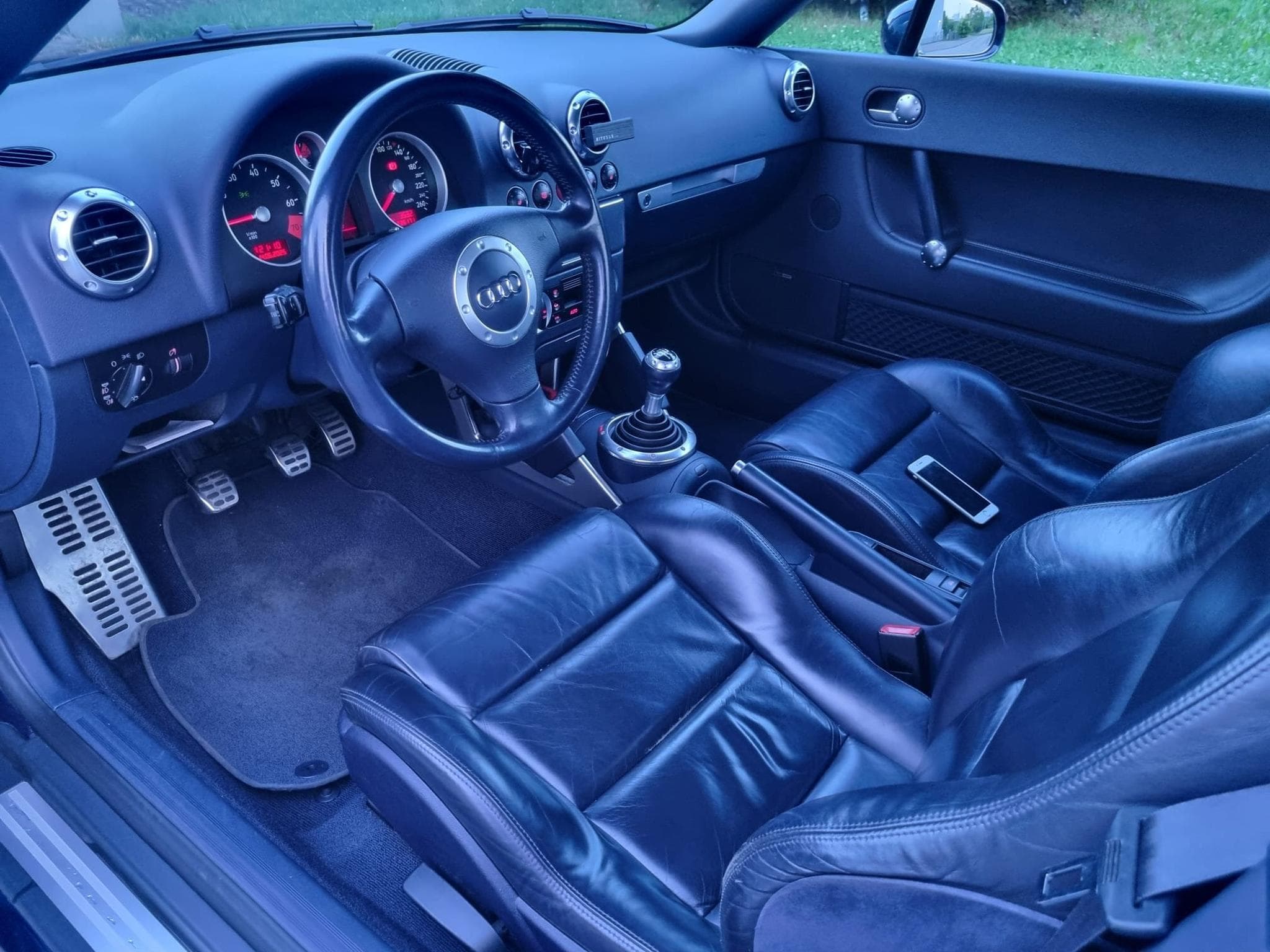 Audi TT Roadster 1.8 T (2005) - Photo 2