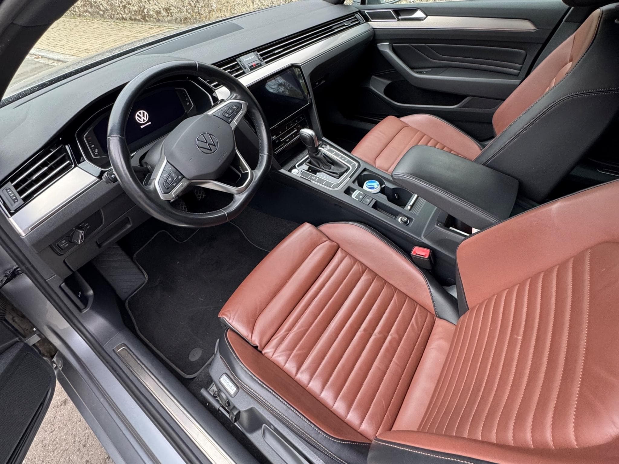 VW Passat (2021) - Photo 3