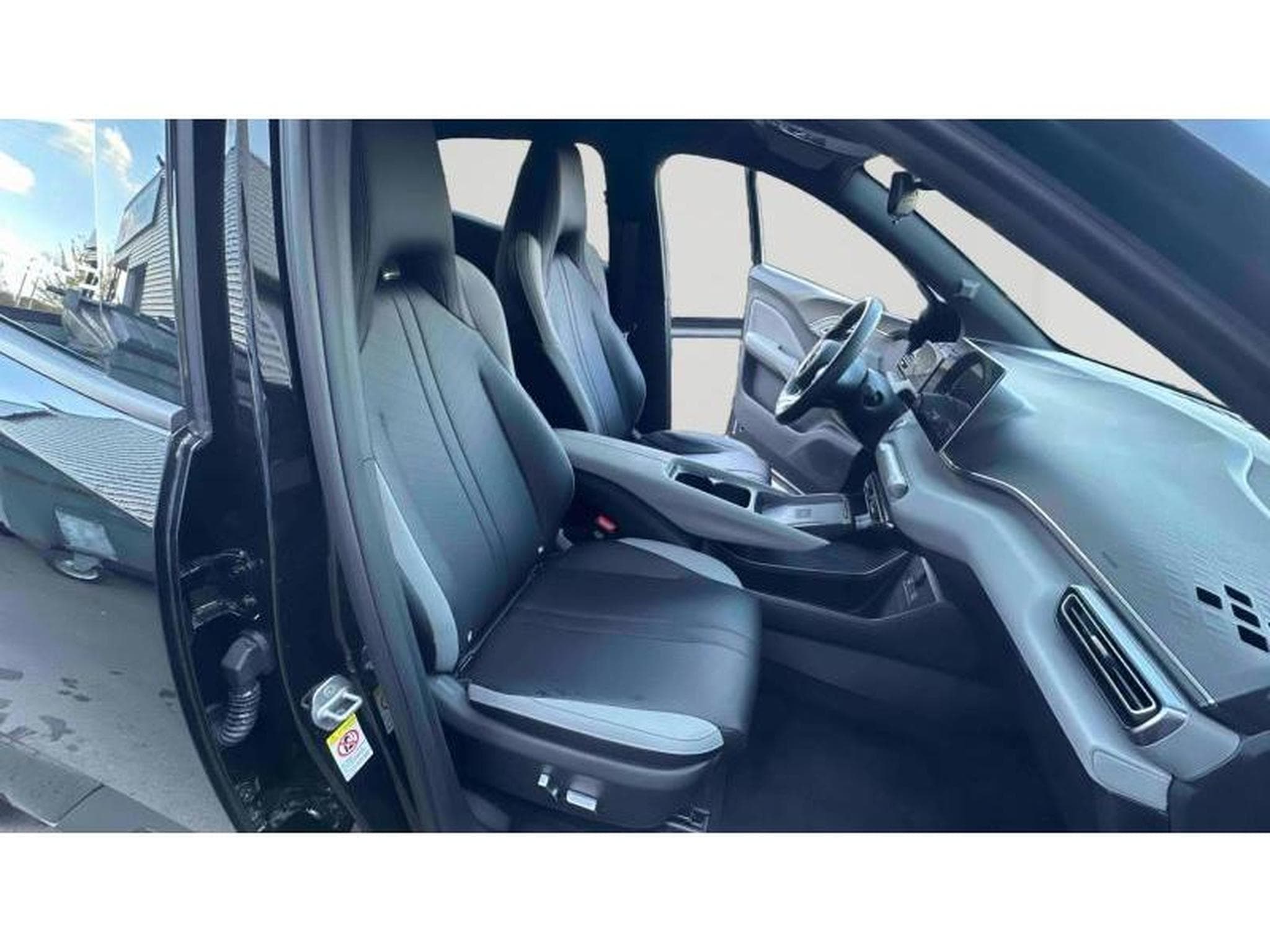 BYD DOLPHIN surf - comfort (2025) - Foto 31