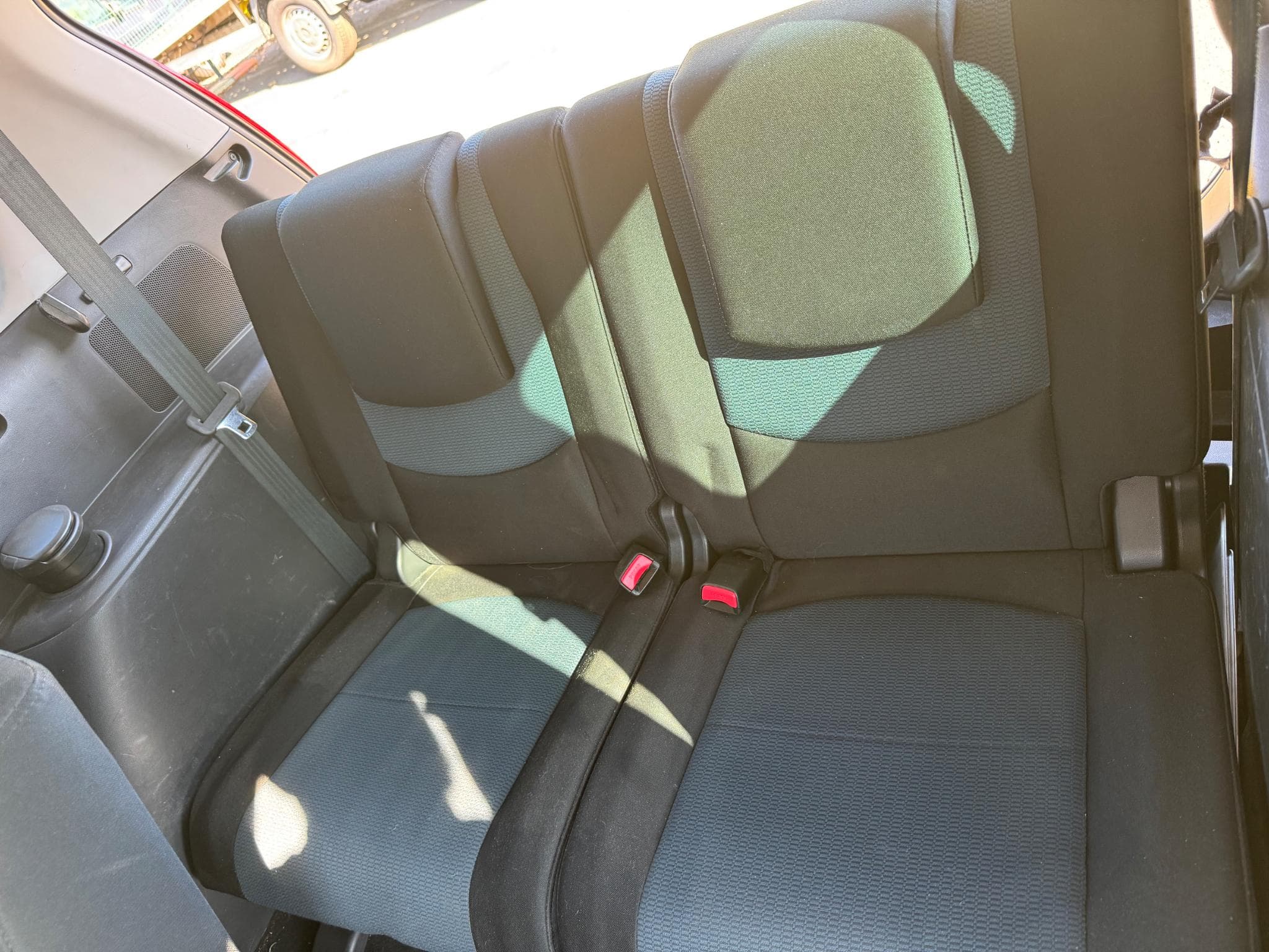 Mazda 5 2.0 diesel 7 places (2007) - Photo 9