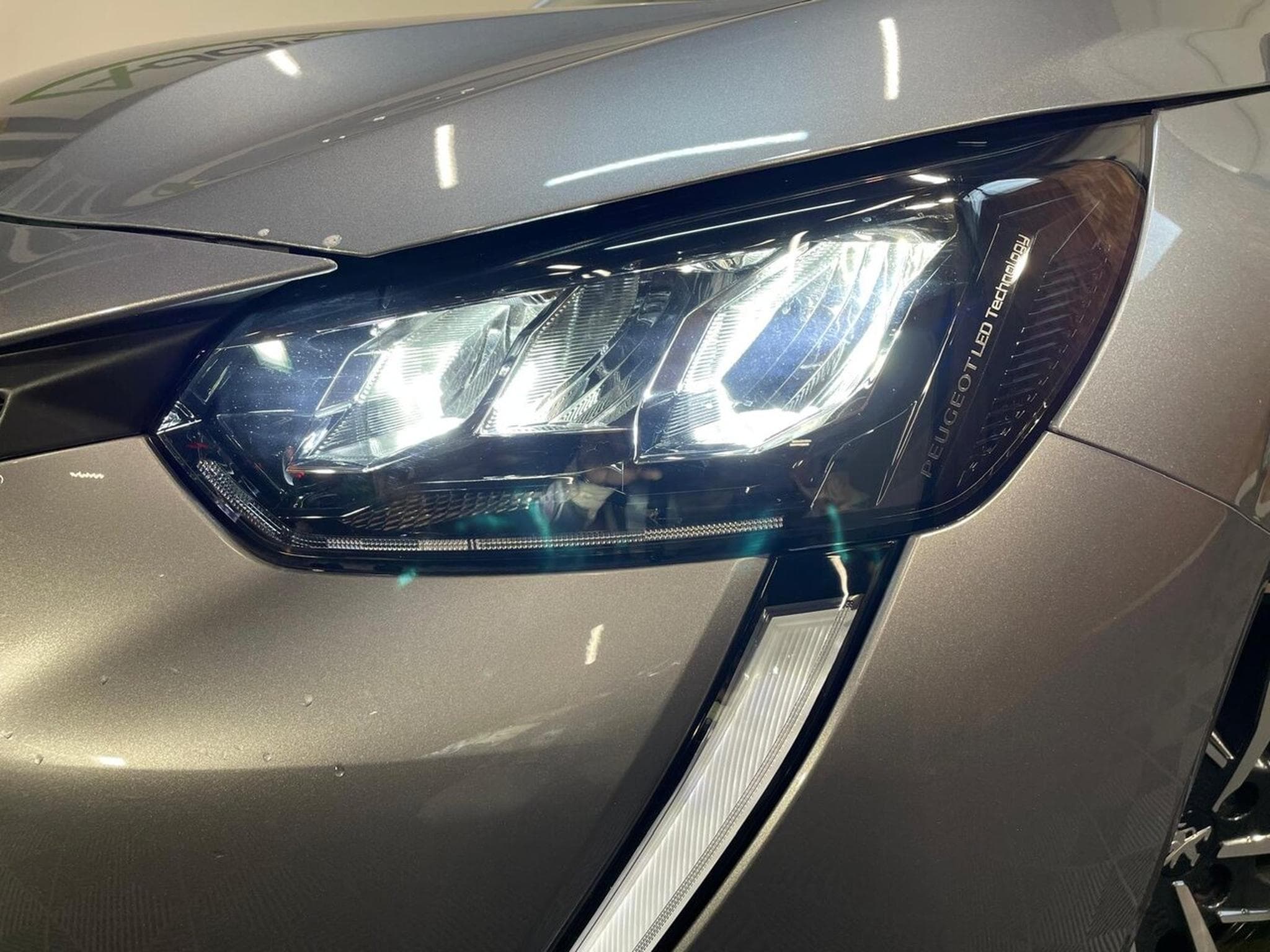 Peugeot 208 1.2 ESSENCE 75 CV ALLURE STYLE CARPLAY 5P (2023) - Photo 15
