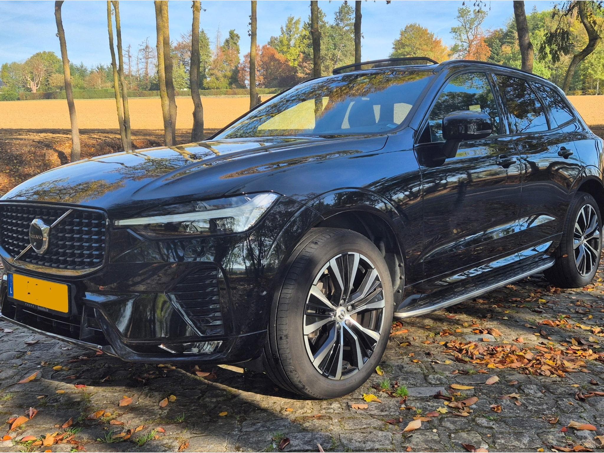 Volvo XC60 ULTIMATE DARK B4D AWD (2022) - Foto 11