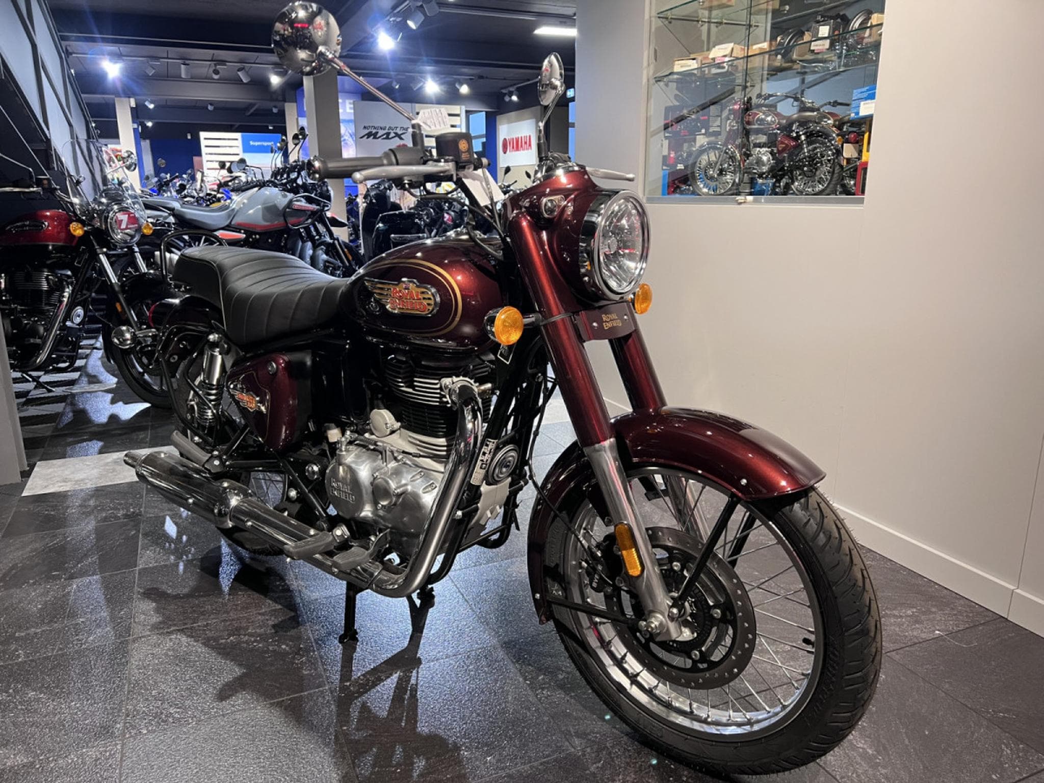 Royal Enfield Bullet 350 Maroon (2026) - Foto 7