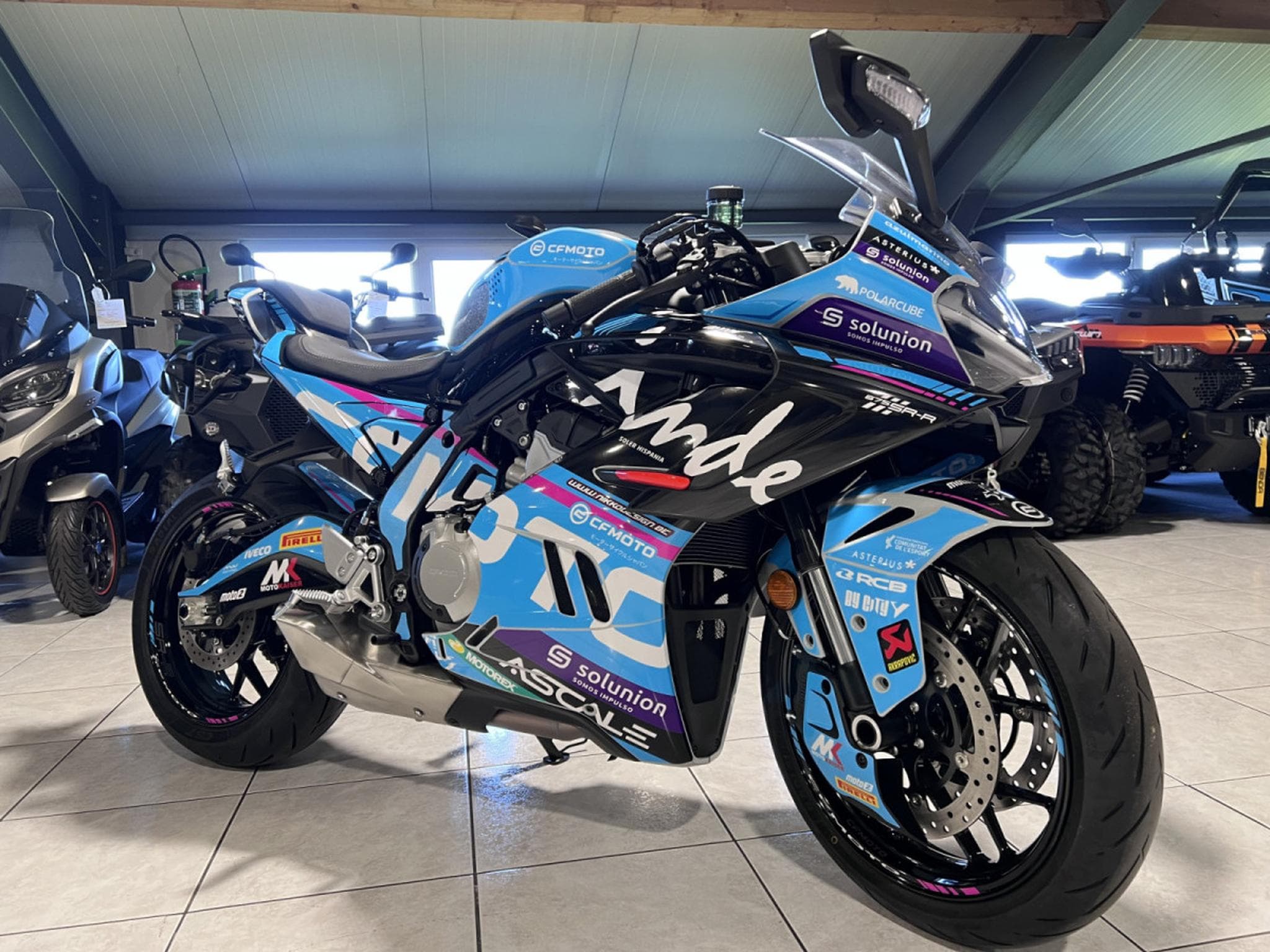 CF Moto 675 SR-R Replica (2026) - Foto 7