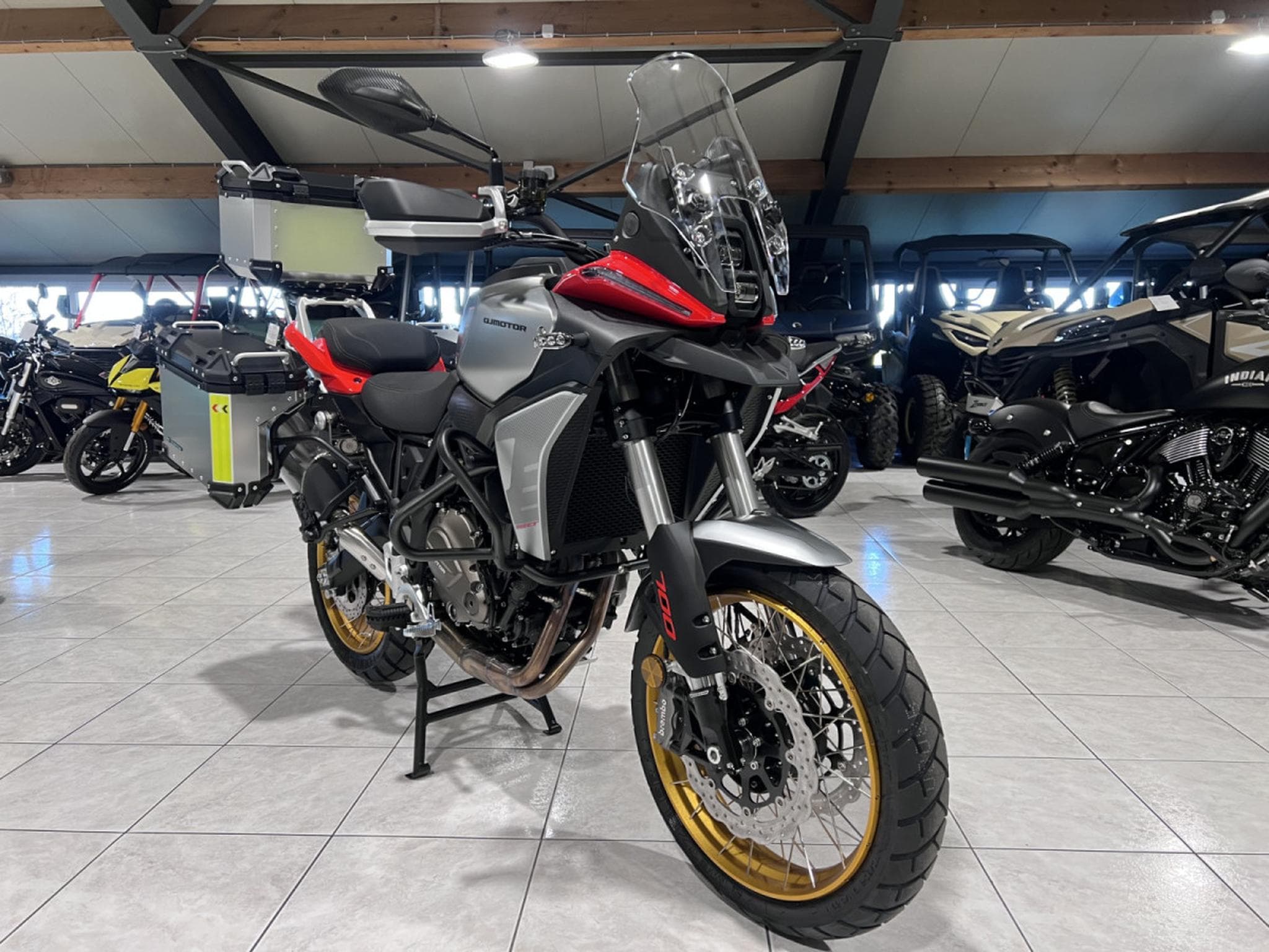 QJmotor SRT 700 SX TOURING (2026) - Foto 7