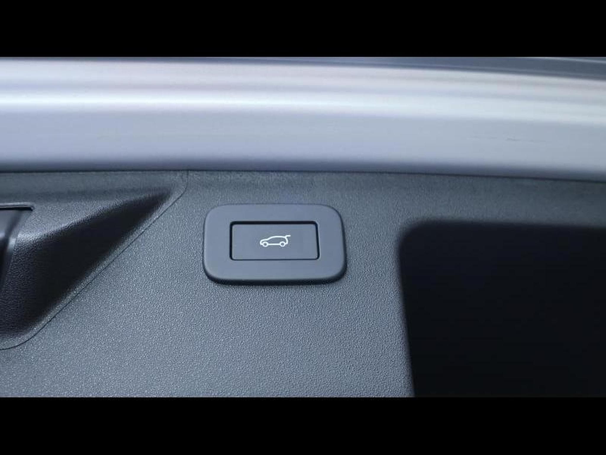 Land-Rover Discovery Sport D165 AWD Auto 7places (2025) - Photo 31