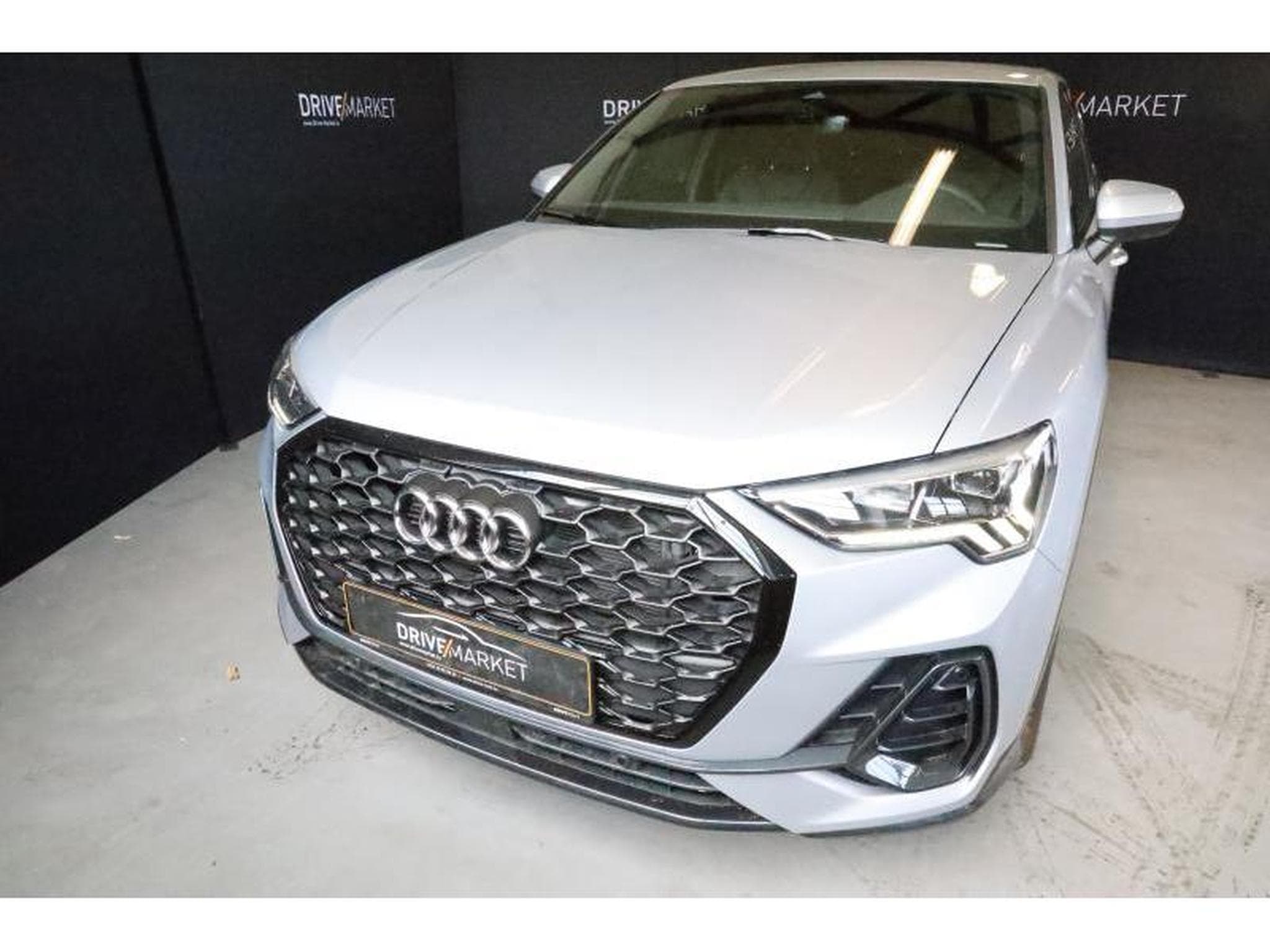 Audi Q3 Sportback (2025) - Photo 16