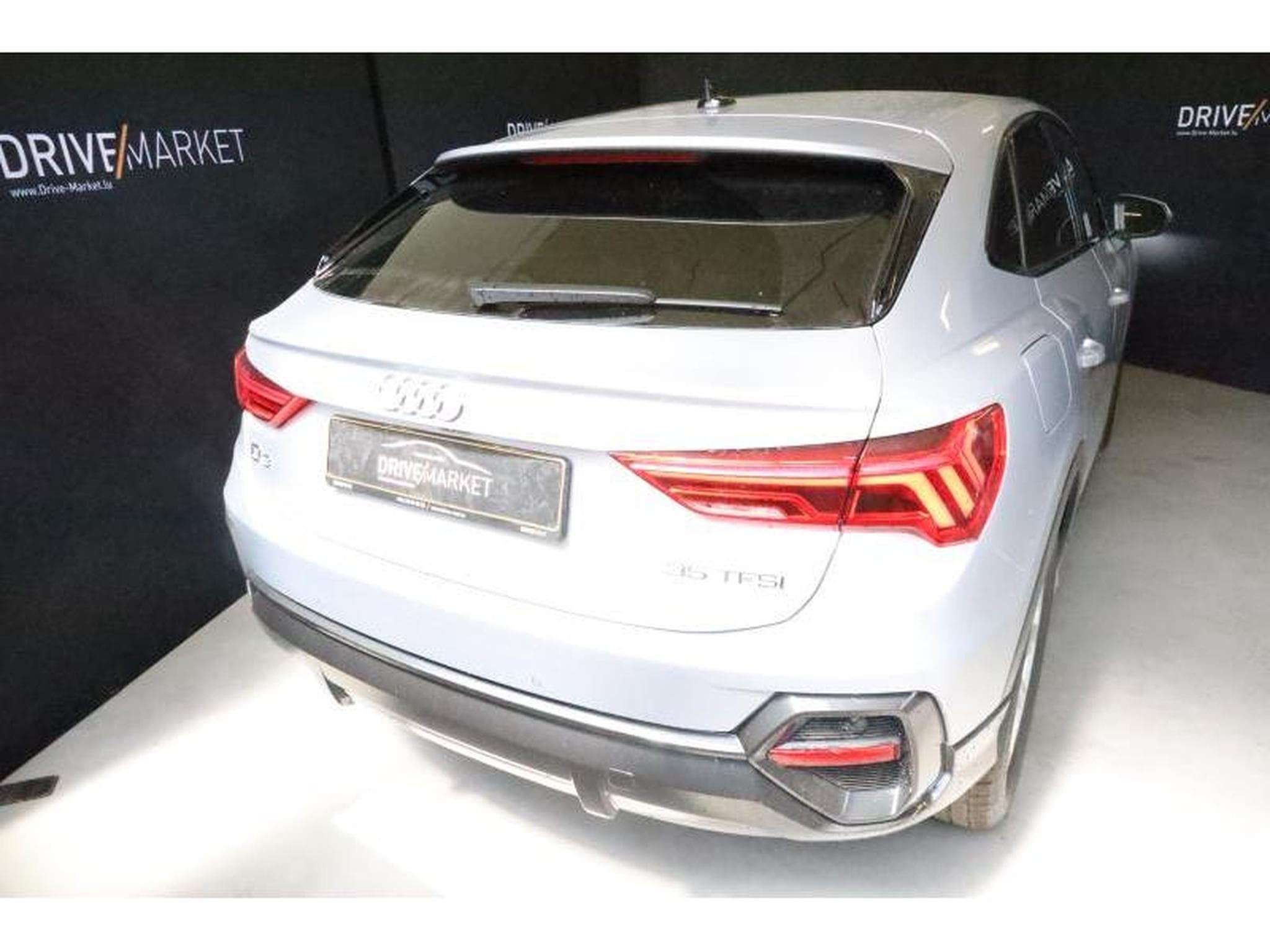 Audi Q3 Sportback (2025) - Photo 17