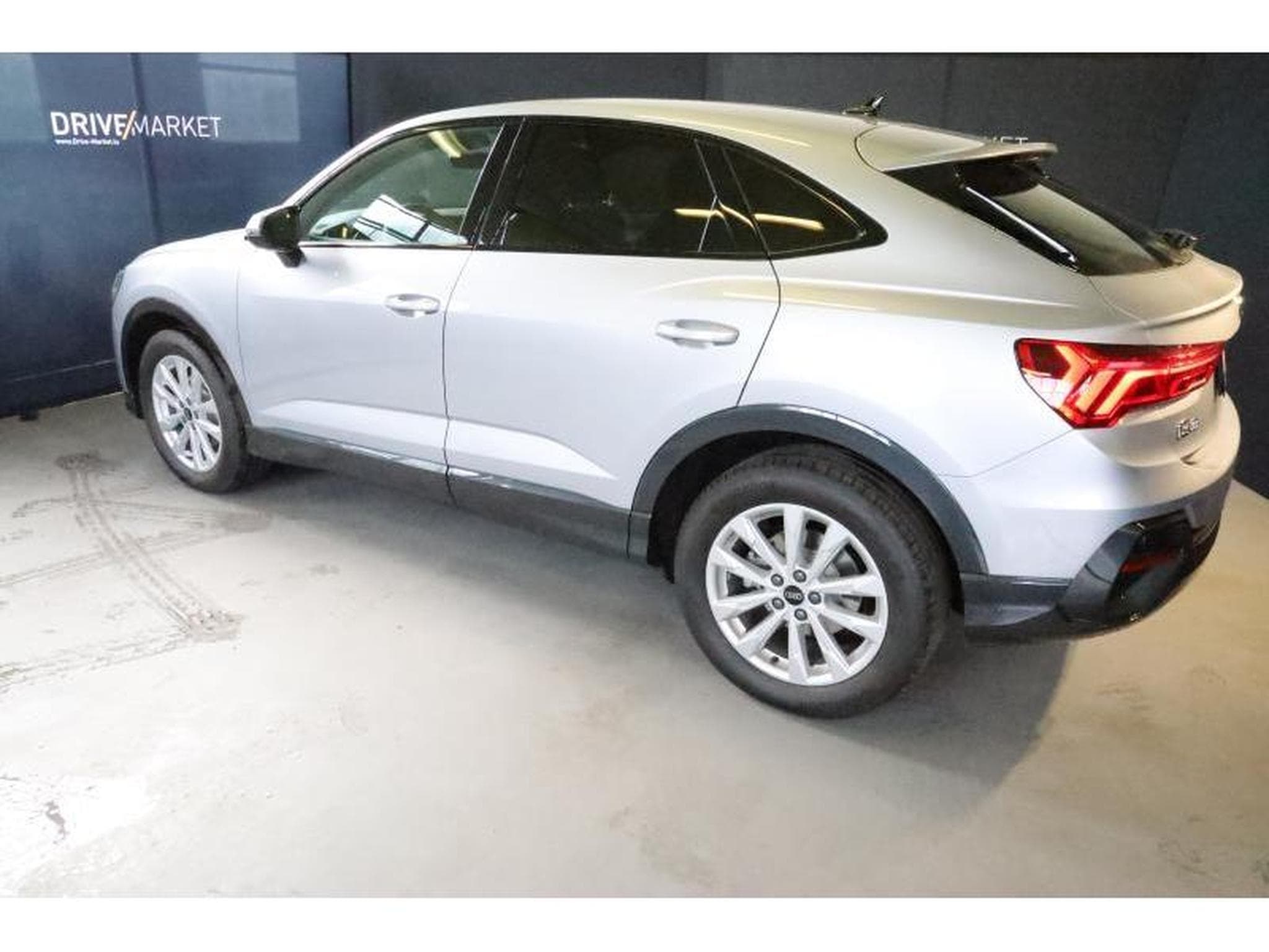 Audi Q3 Sportback (2025) - Photo 22