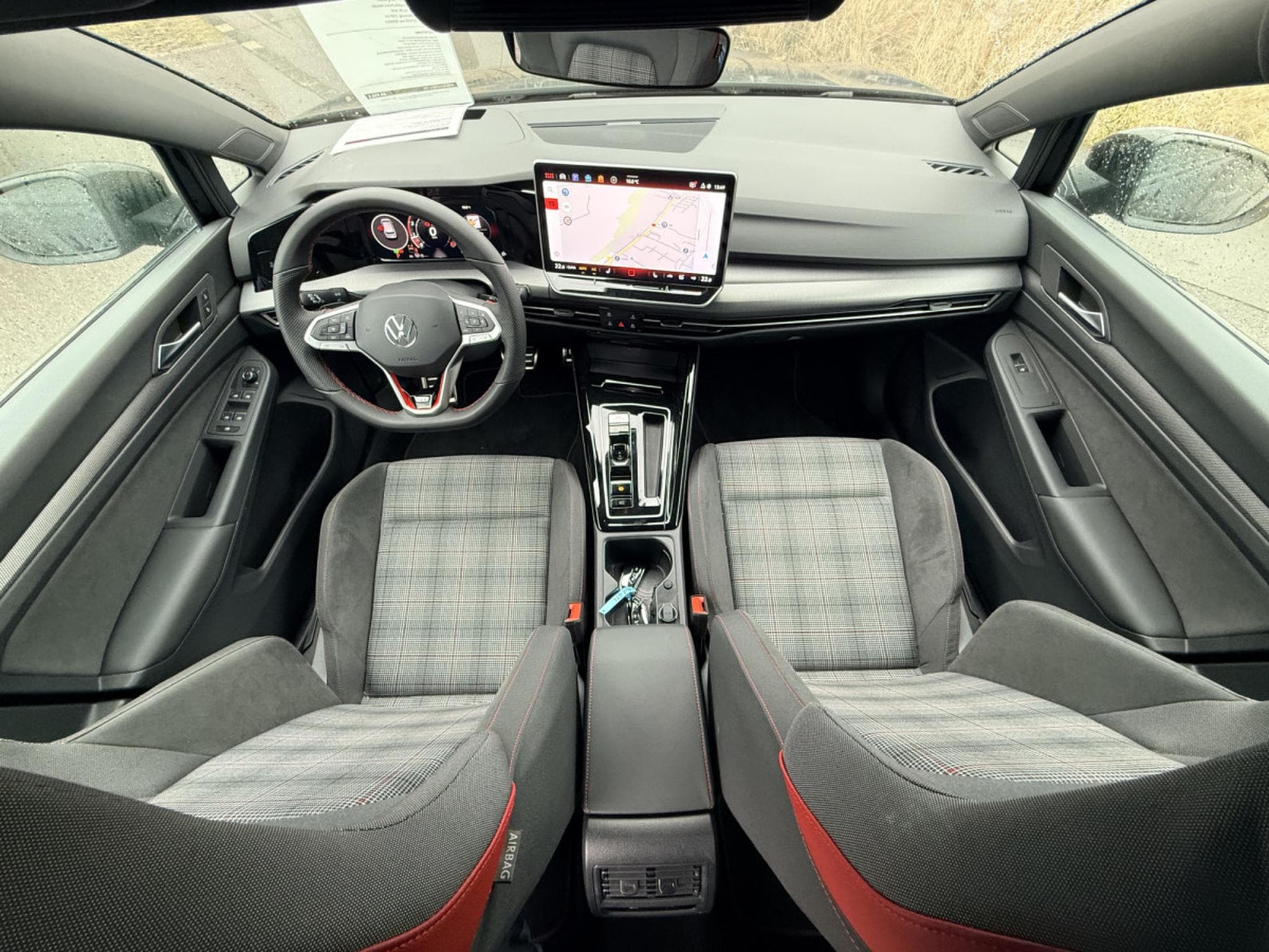 VW Golf GTI 2.0 TSI 195 kW / 265 CV Boîte à double embrayage 7 vites (2026) - Photo 4