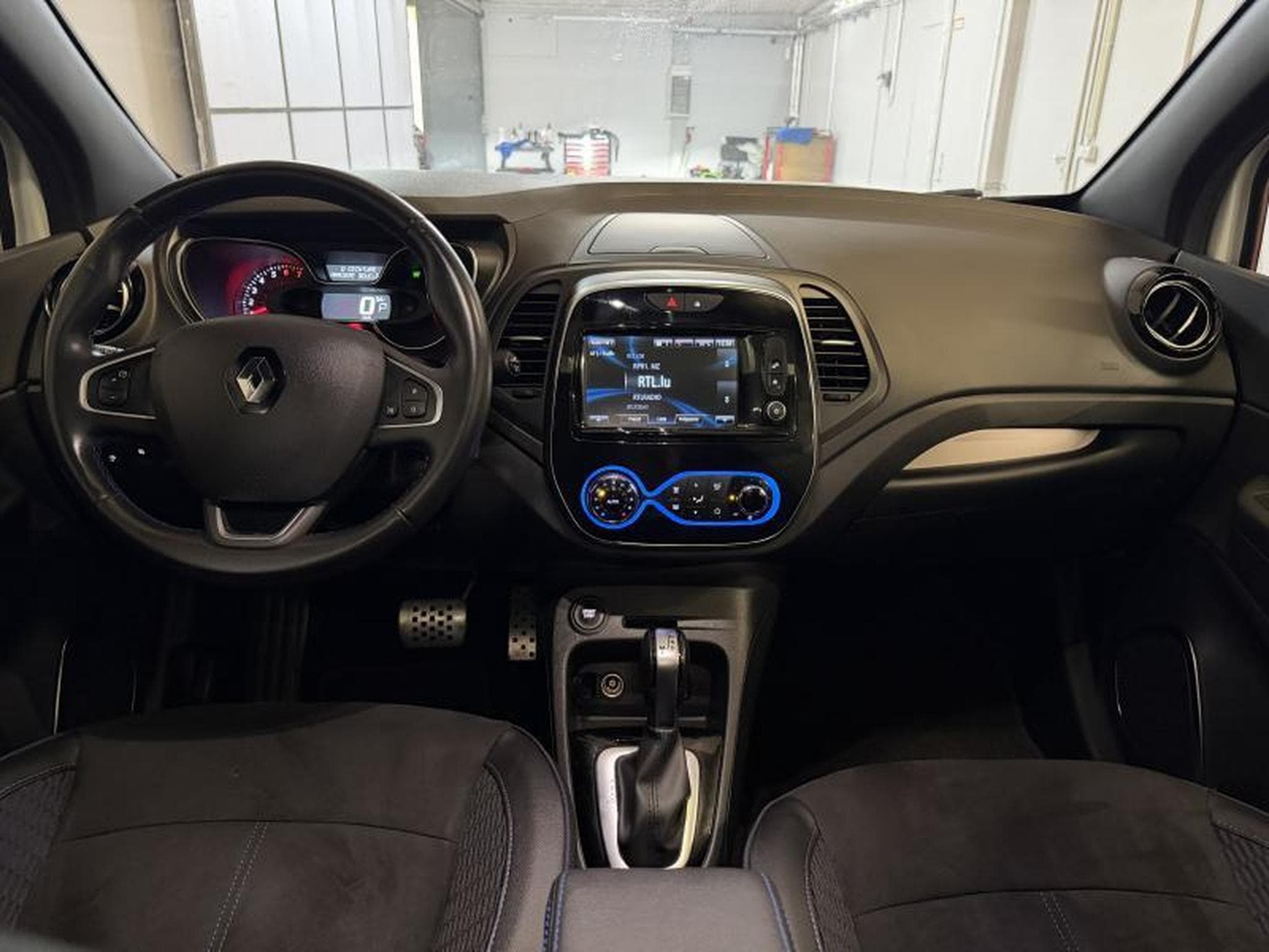 Renault Captur 1.3 TCe 150 EDC S-Edition (2018) - Photo 16
