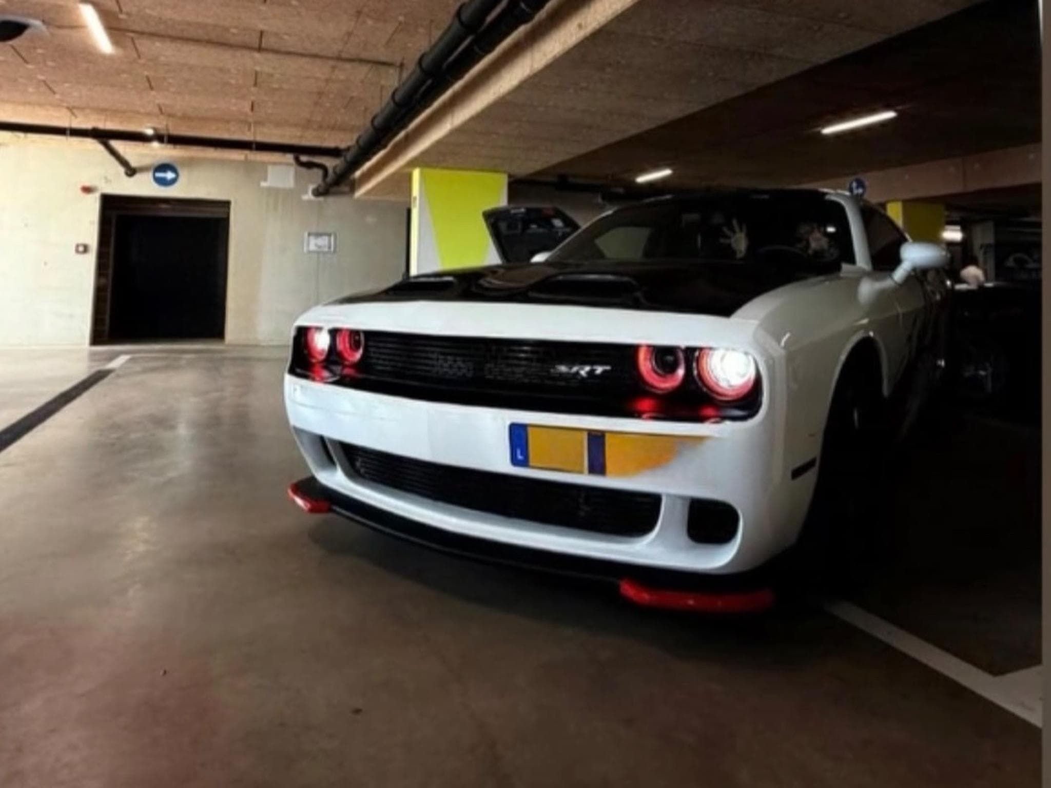 Dodge Challenger 5.7 Hemi (2020) - Photo 8