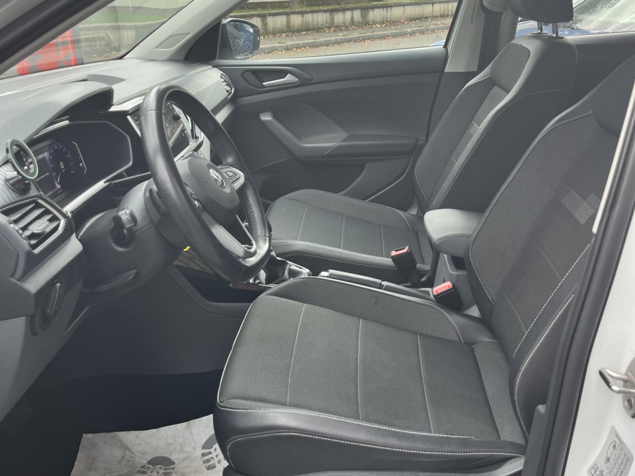 VW T-Cross 1.0 essence 116 DSG (2020) - Photo 9