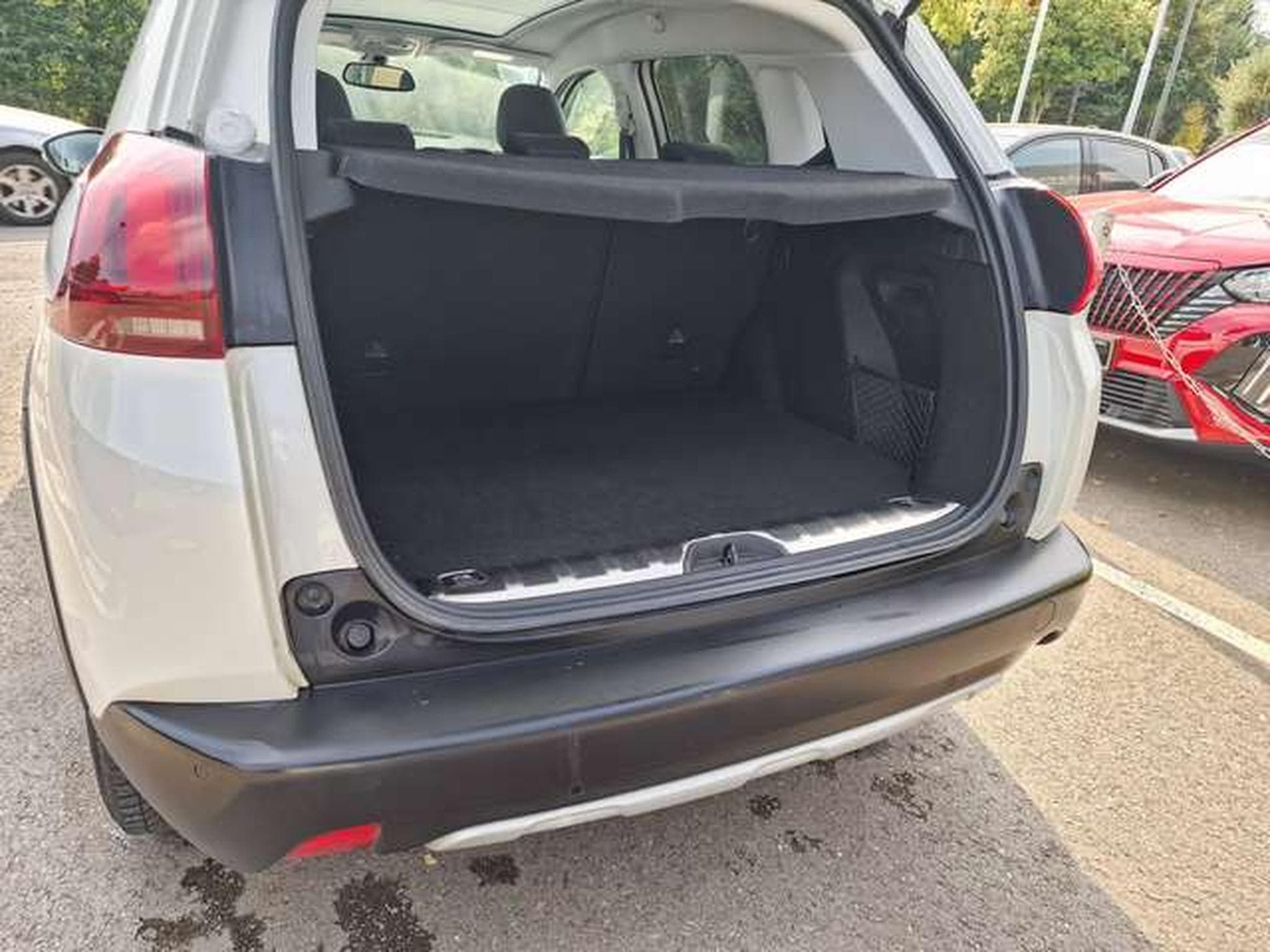 Peugeot 2008 Allure e-HDi FAP 115 STOP (2017) - Photo 13