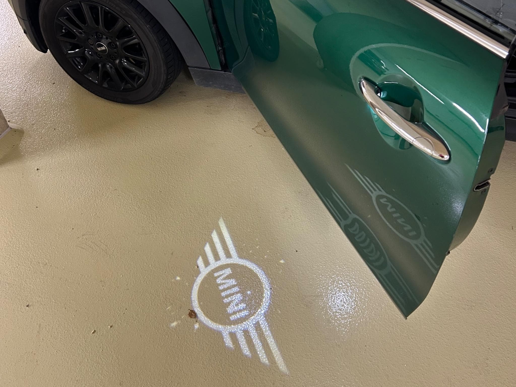 Mini Cooper 136cv*British Racing Green*8 jantes alu (2020) - Photo 14