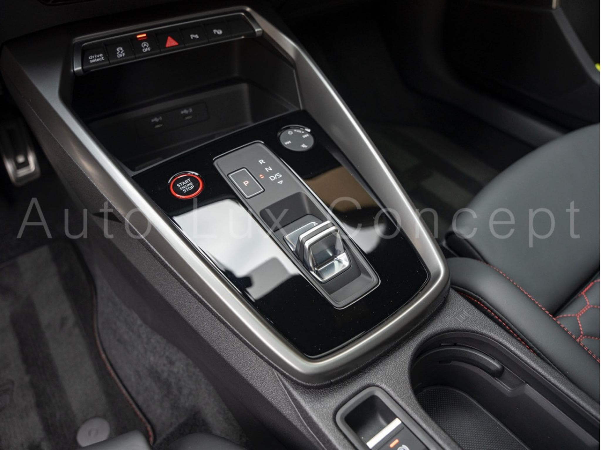 Audi RS3 Sportback 2.5 TFSI quattro S tronic 7 (2024) - Foto 25
