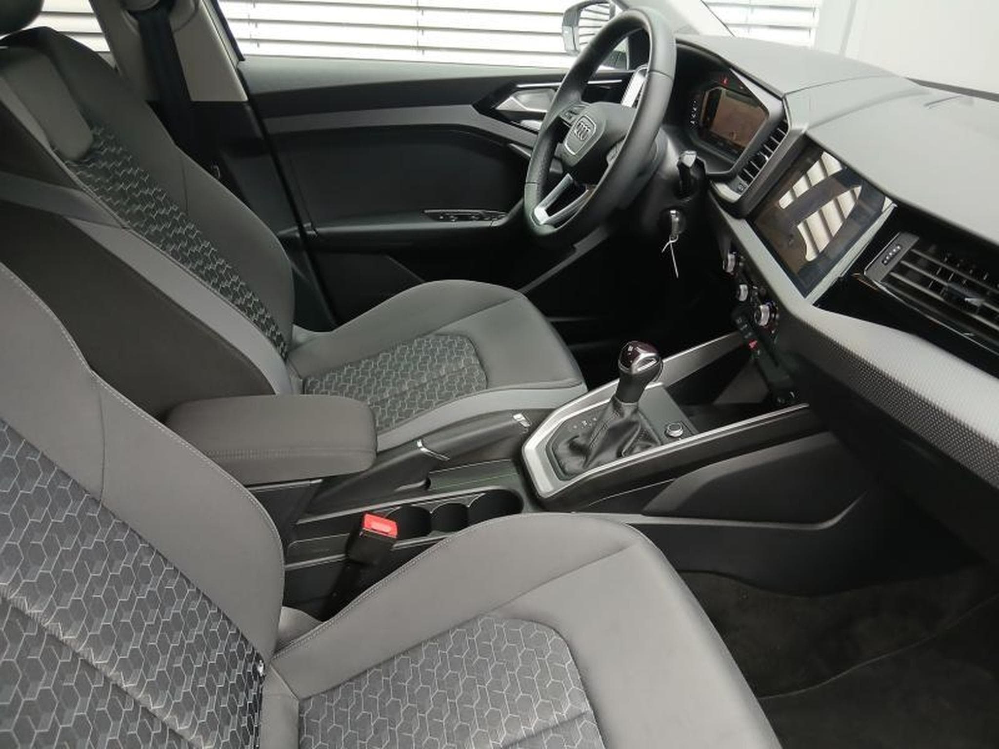 Audi A1 Sportback S-line 40 TFSI s-tronic (2025) - Foto 10