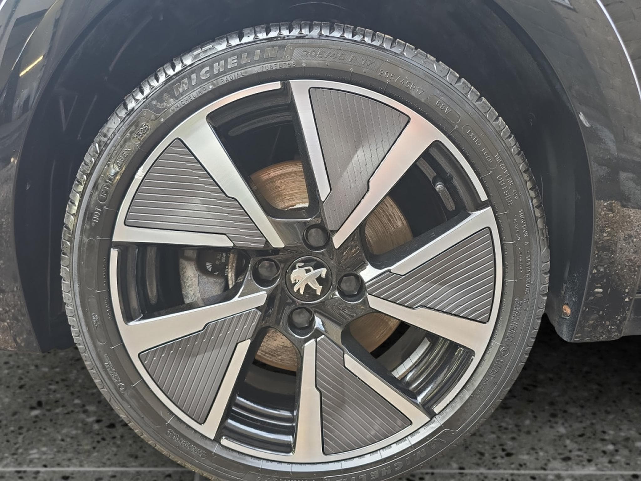 Peugeot 208 GT 5D CVT (2023) - Photo 19
