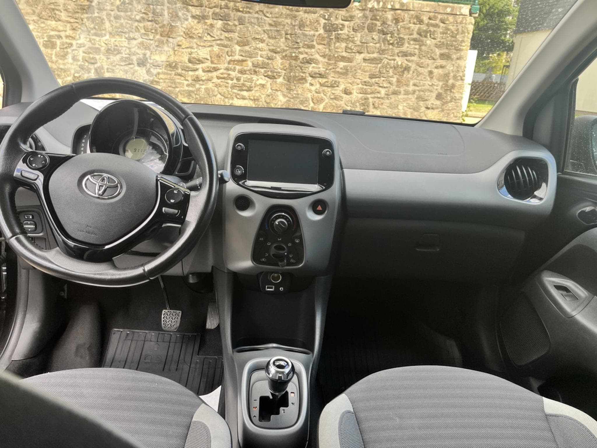 Toyota Aygo 1.0 automatique Team Deutchland (2020) - Foto 11