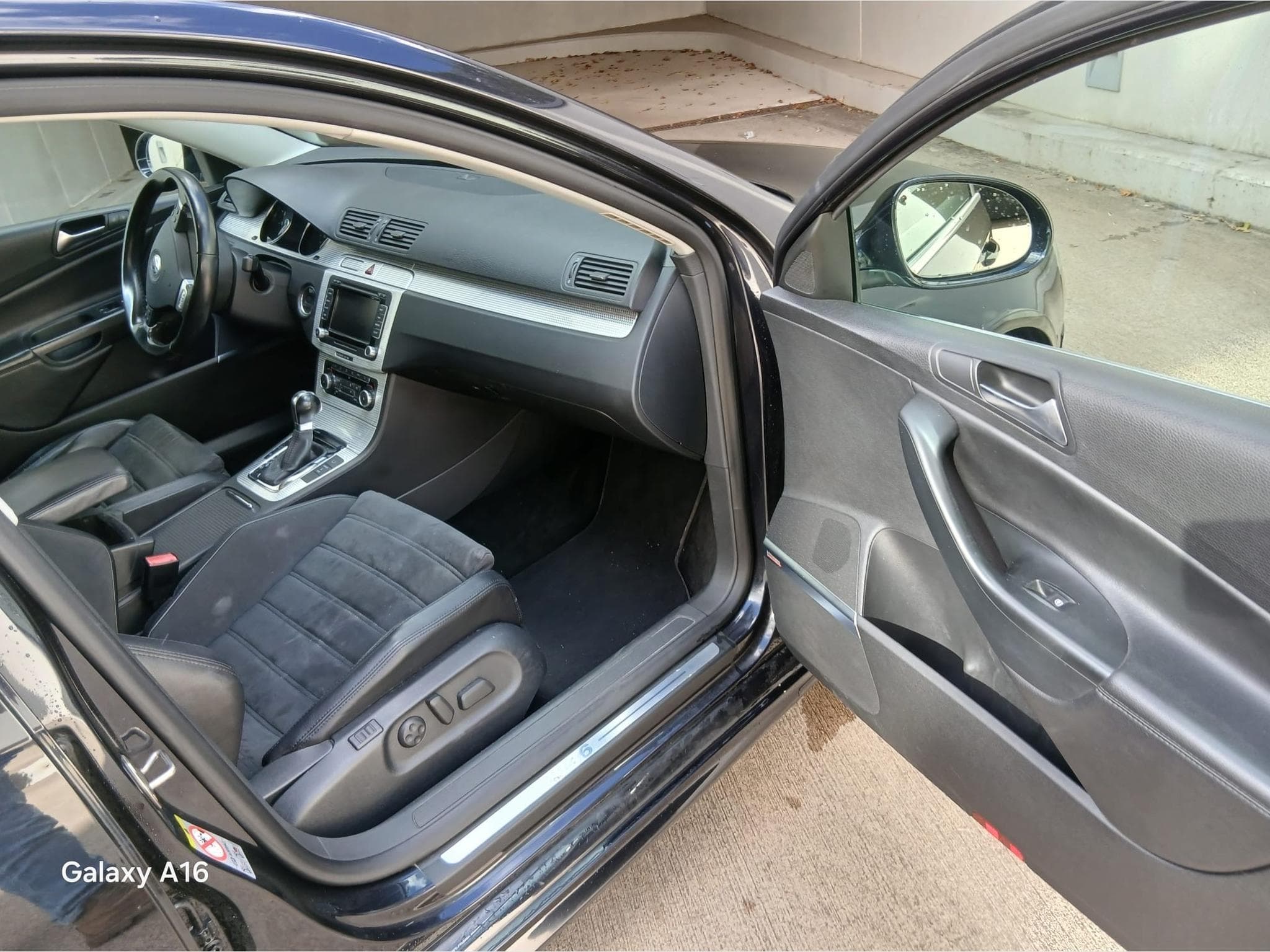VW Passat R36 3.6 VR6 300ch (2010) - Photo 3