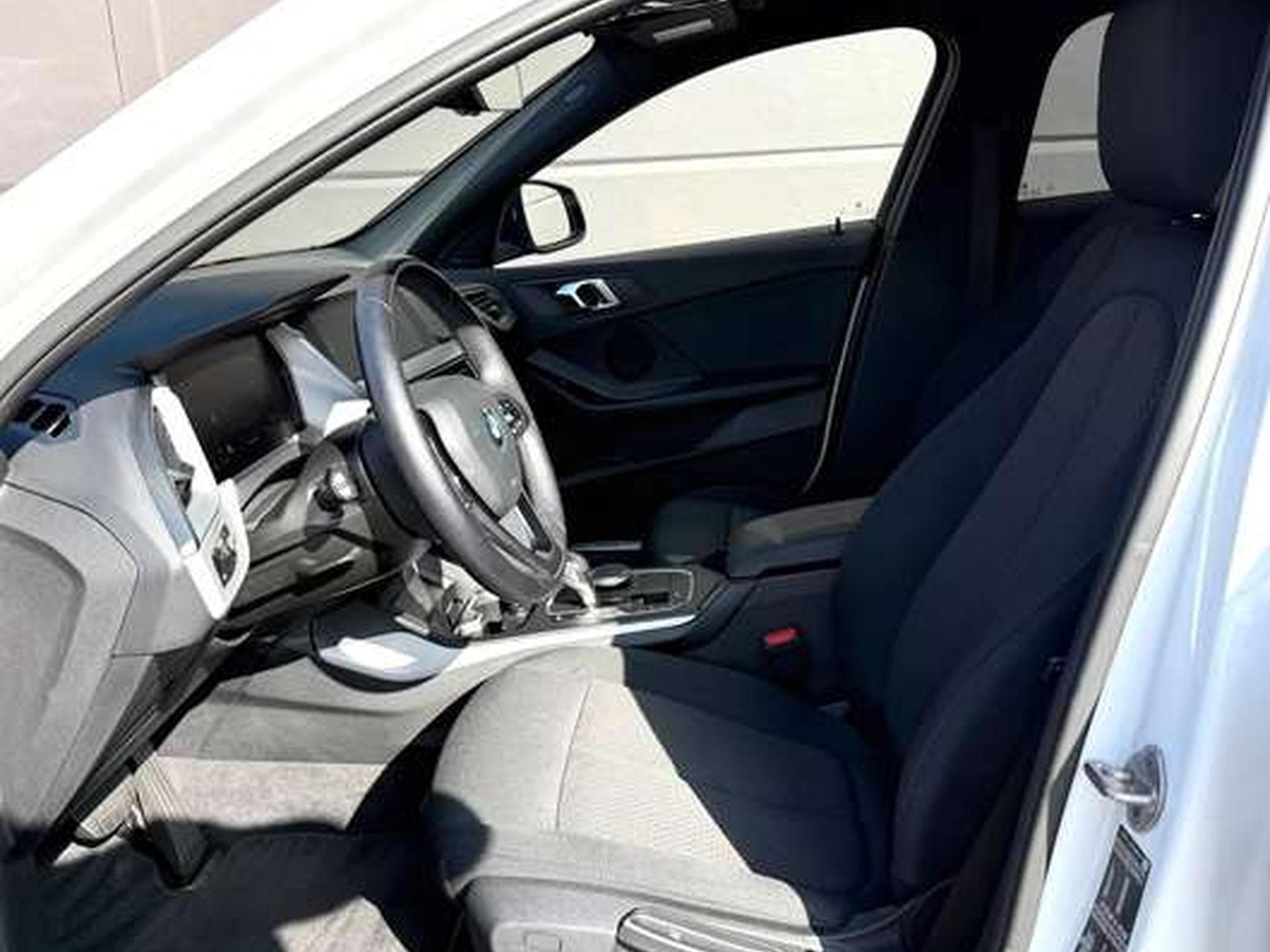 BMW 118 118i Automatique // Révisée Et Garantie 12 Mois✅✅✅ (2021) - Foto 13