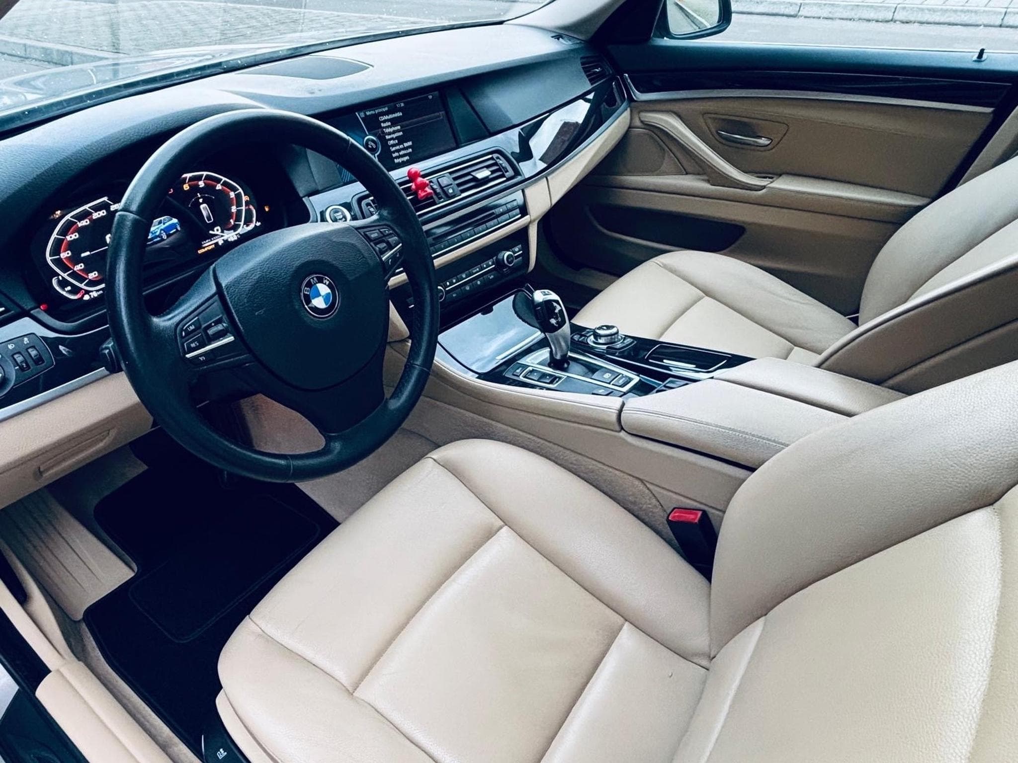 BMW 520 Luxury (2012) - Foto 3