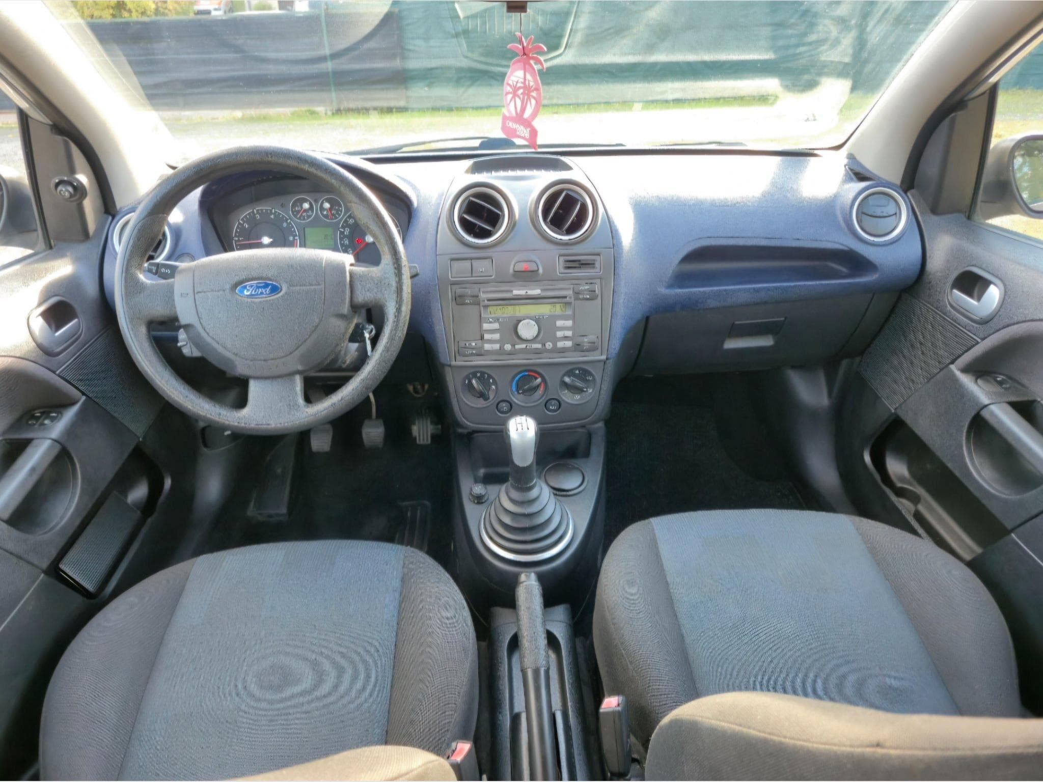 Ford Fiesta 1.4 (2007) - Foto 3