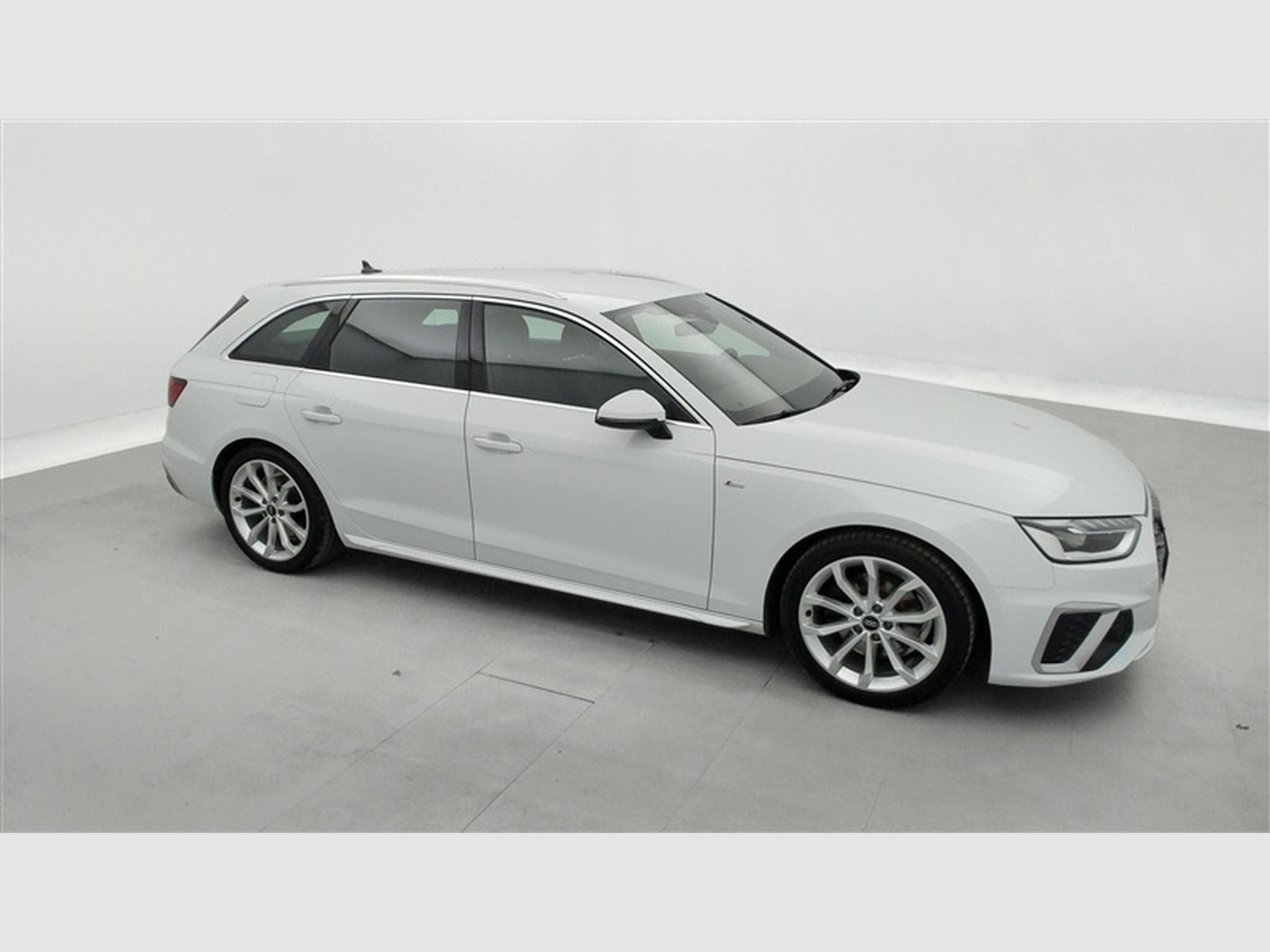 Audi A4 Avant 35 TFSI S-Line S tronic (2024) - Photo 25