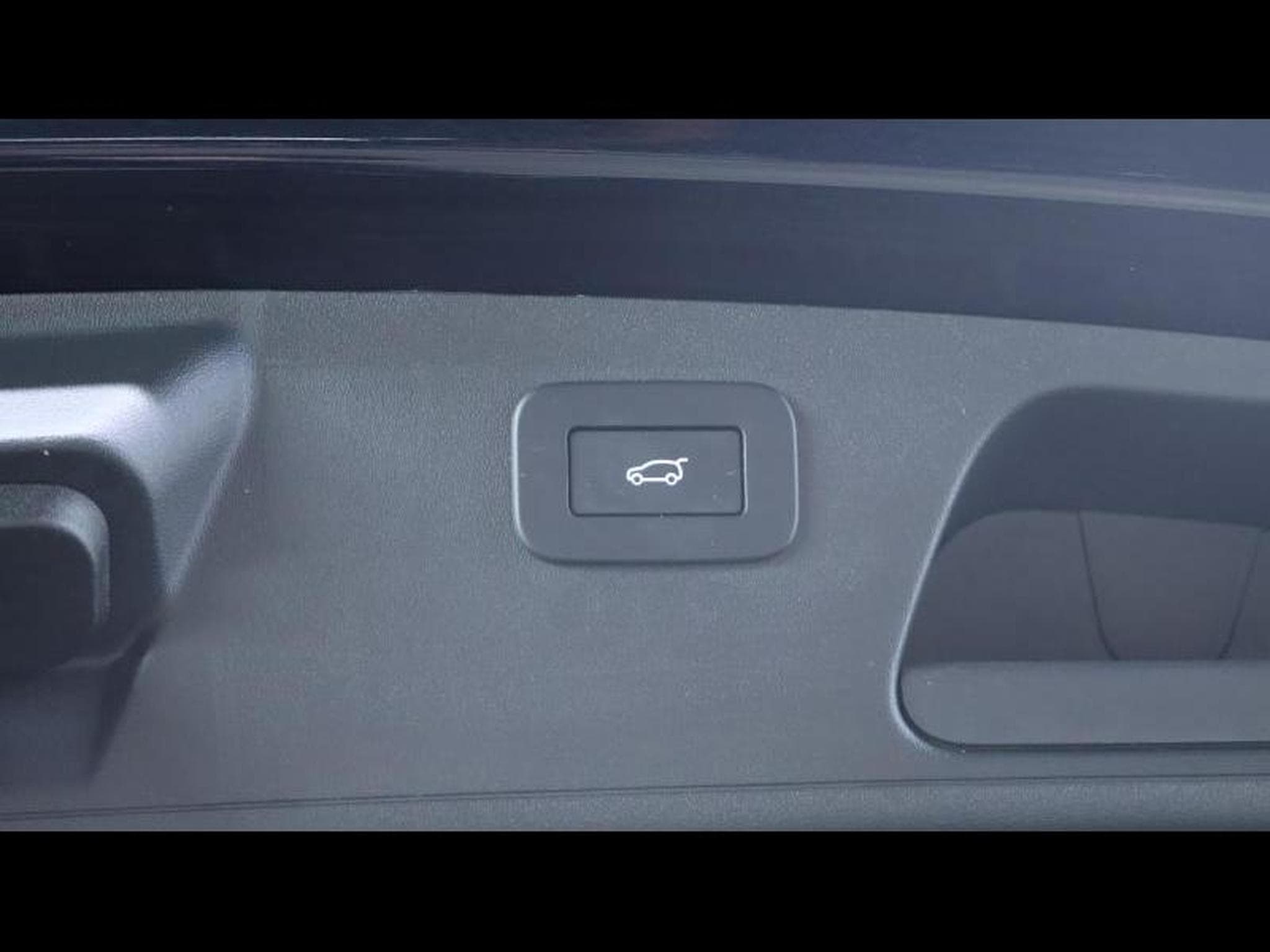 Jaguar E-Pace P160 S auto (2023) - Photo 34