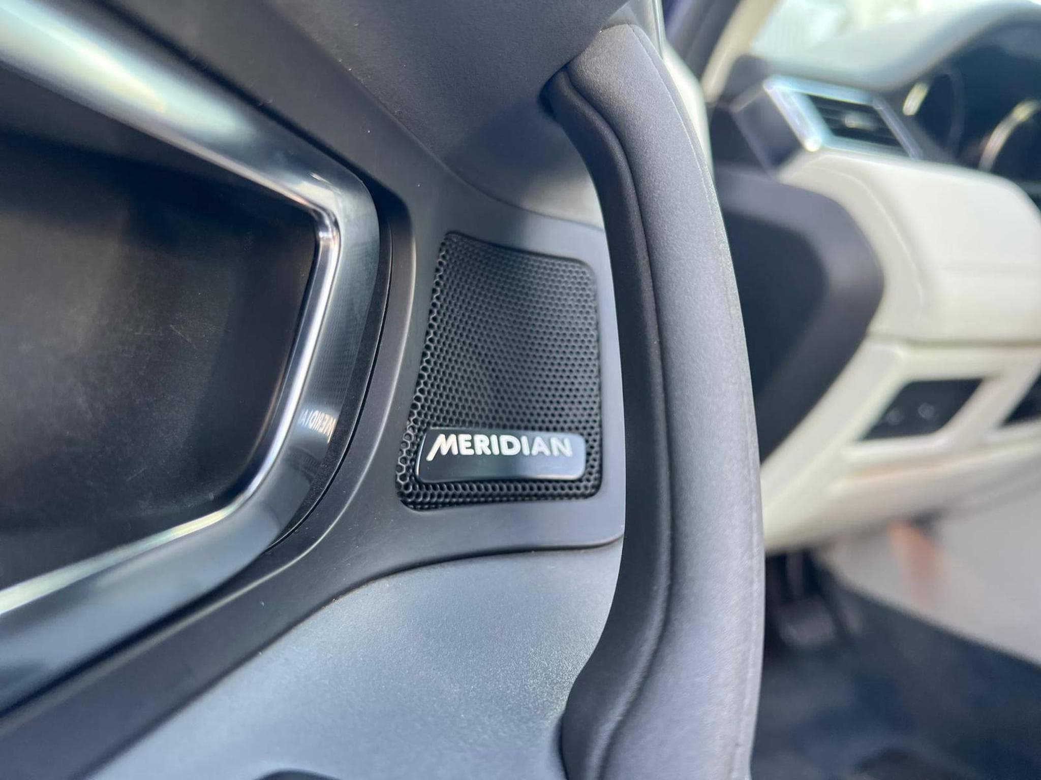 Land-Rover Discovery Sport AUTOMATIQUE / DIESEL / 4X4 (2019) - Foto 16