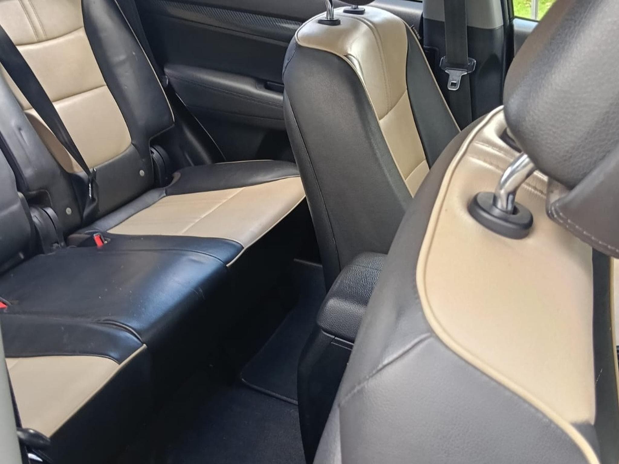 Kia Sorento 2.0 CRDI 2WD (2011) - Photo 3