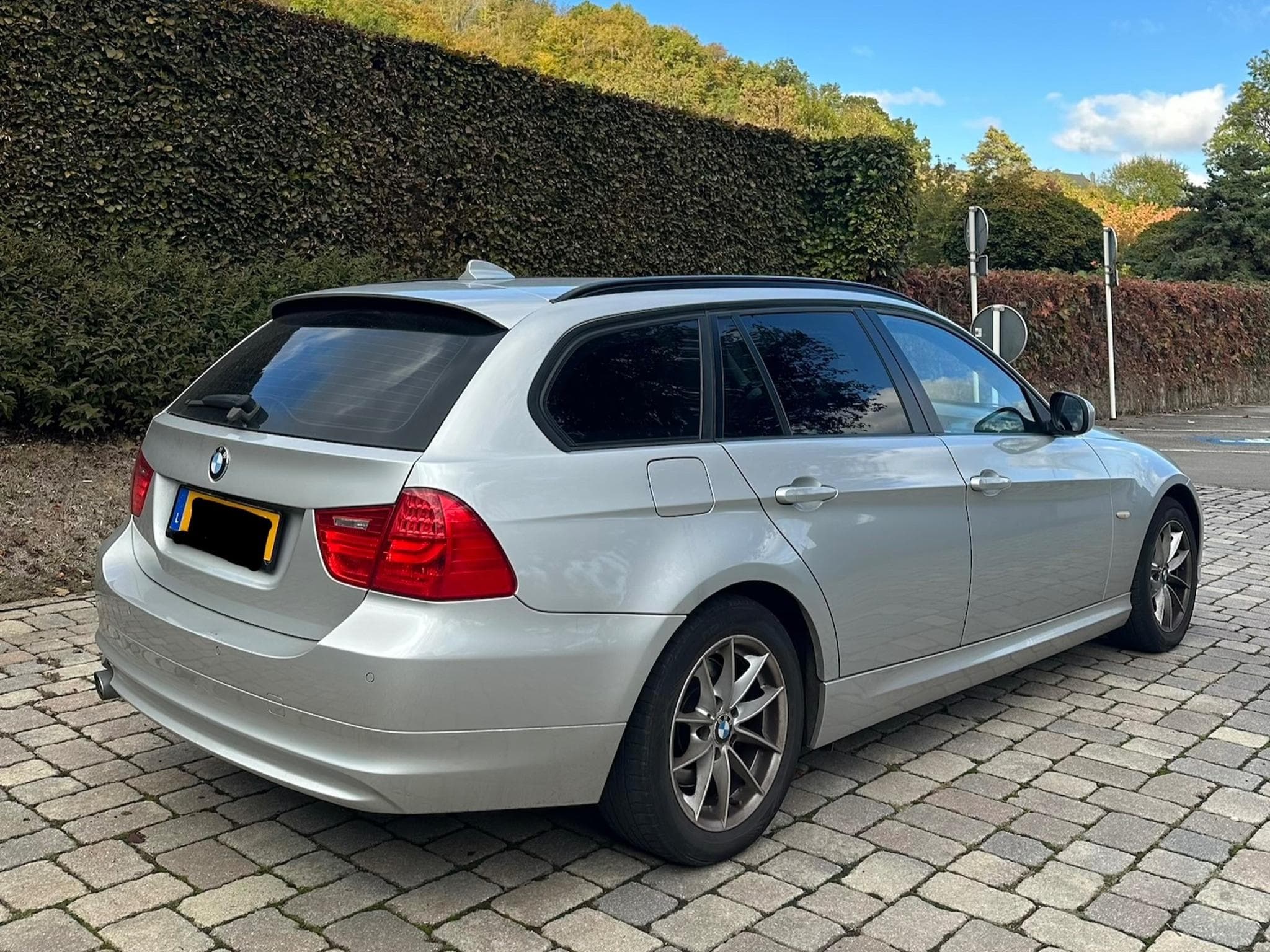 BMW 320 Touring LCI (2011) - Photo 3