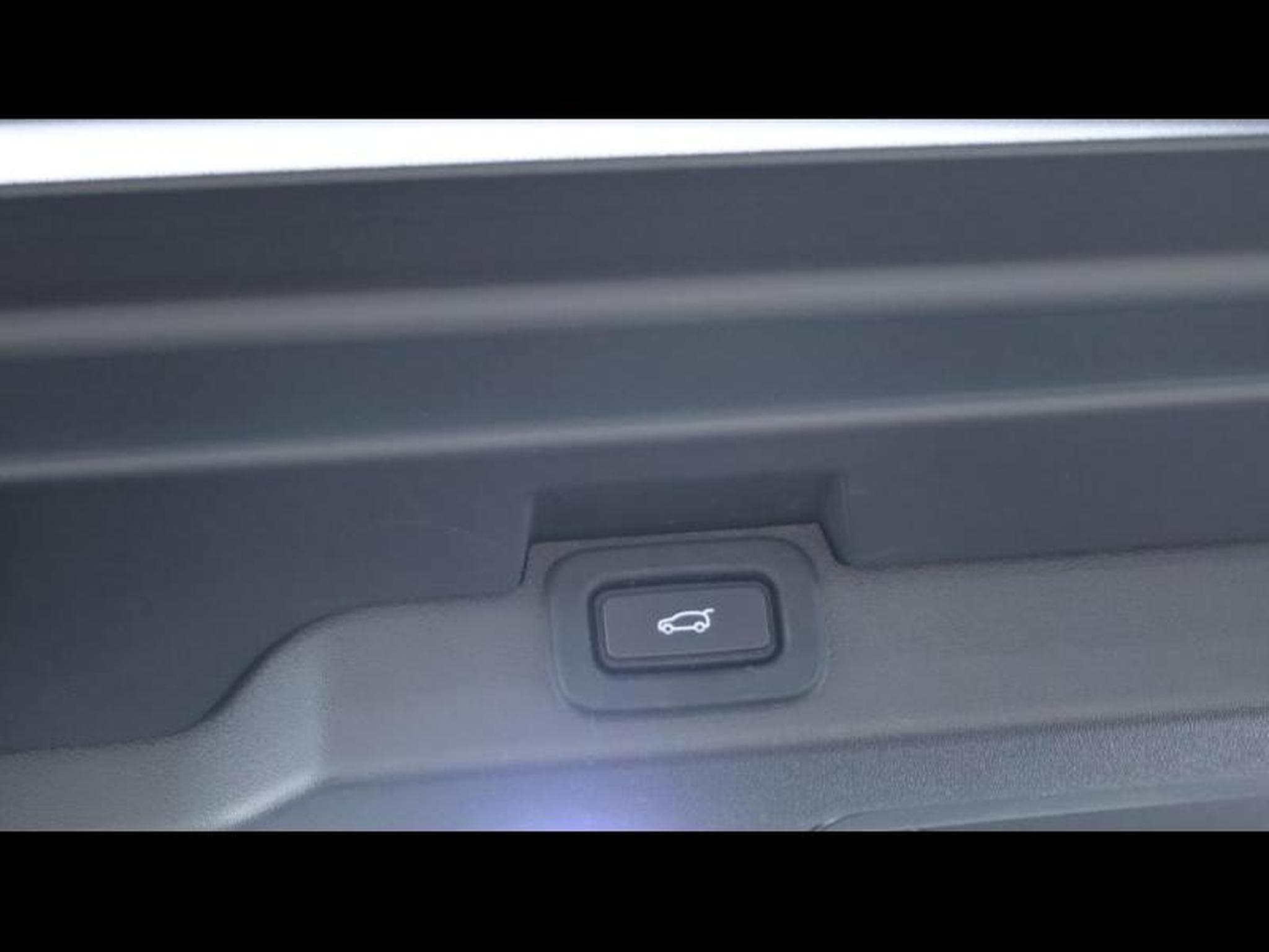 Land-Rover Discovery D250 S AWD Auto 7 places (2022) - Photo 39