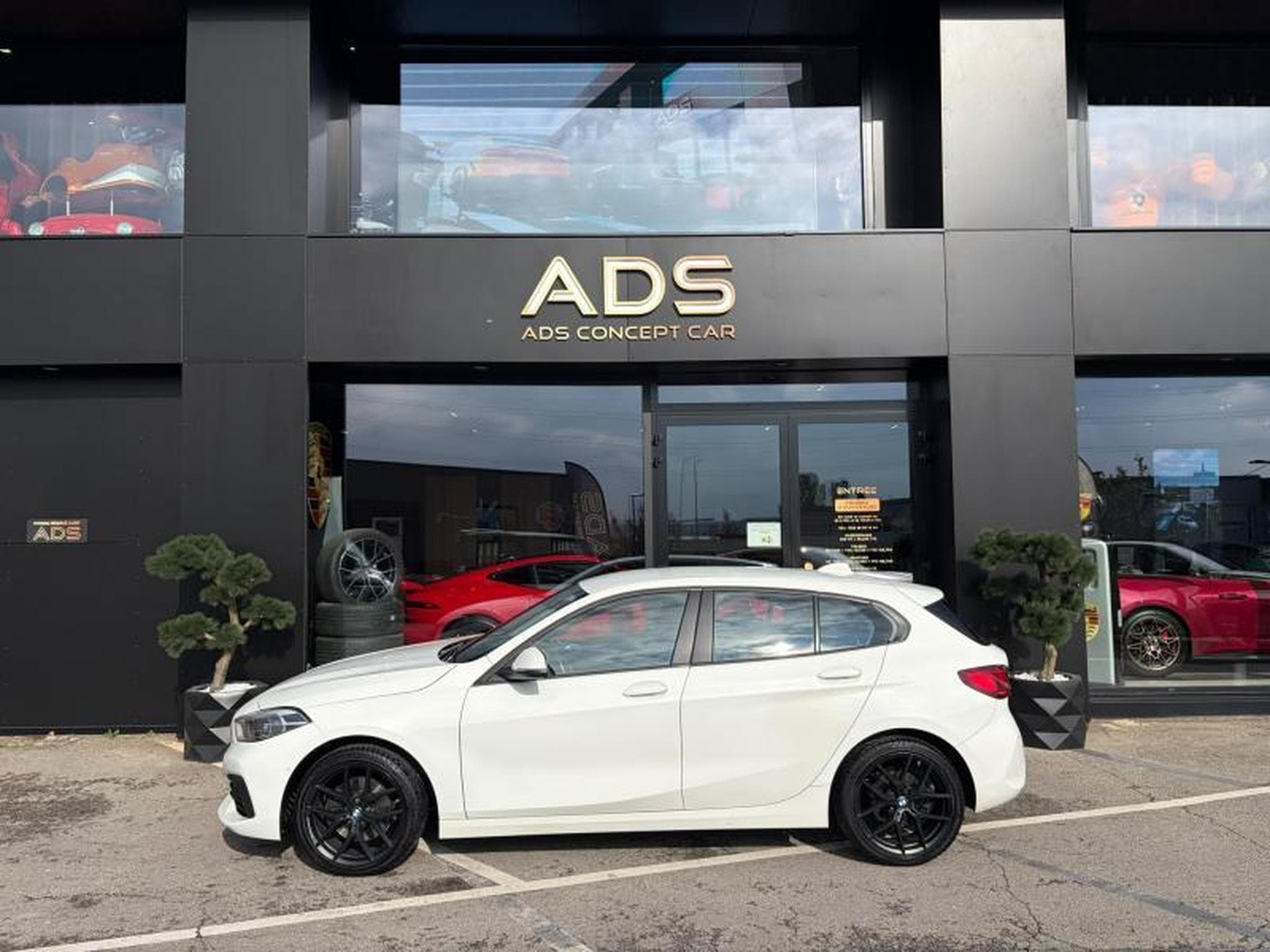 BMW 118 i 1.5 140ch/Sièges chauffants/CarPlay (2020) - Photo 18