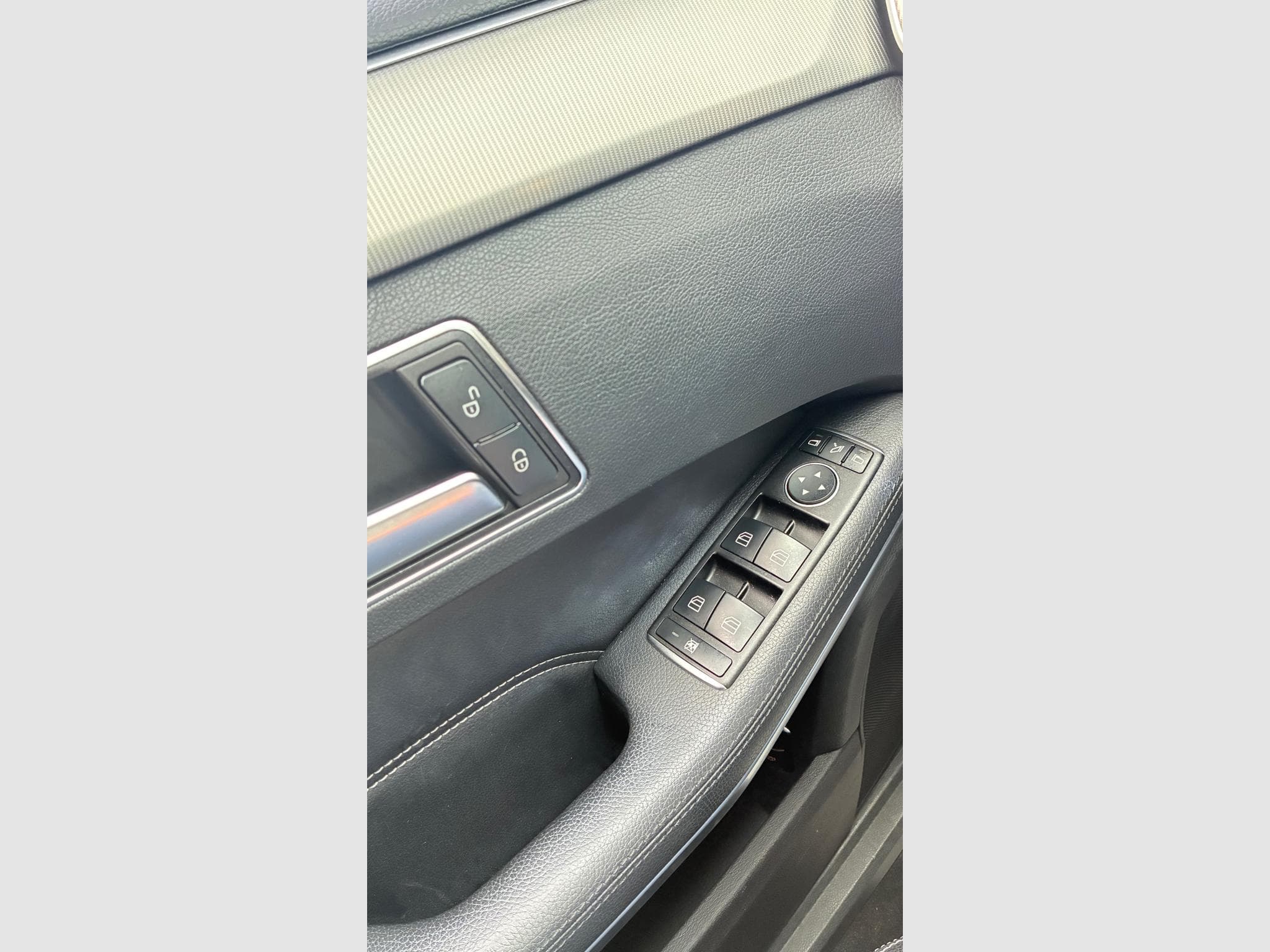 Mercedes Classe E 220d BlueTEC 170 Ch Executive 9G-Tronic (2015) - Photo 20