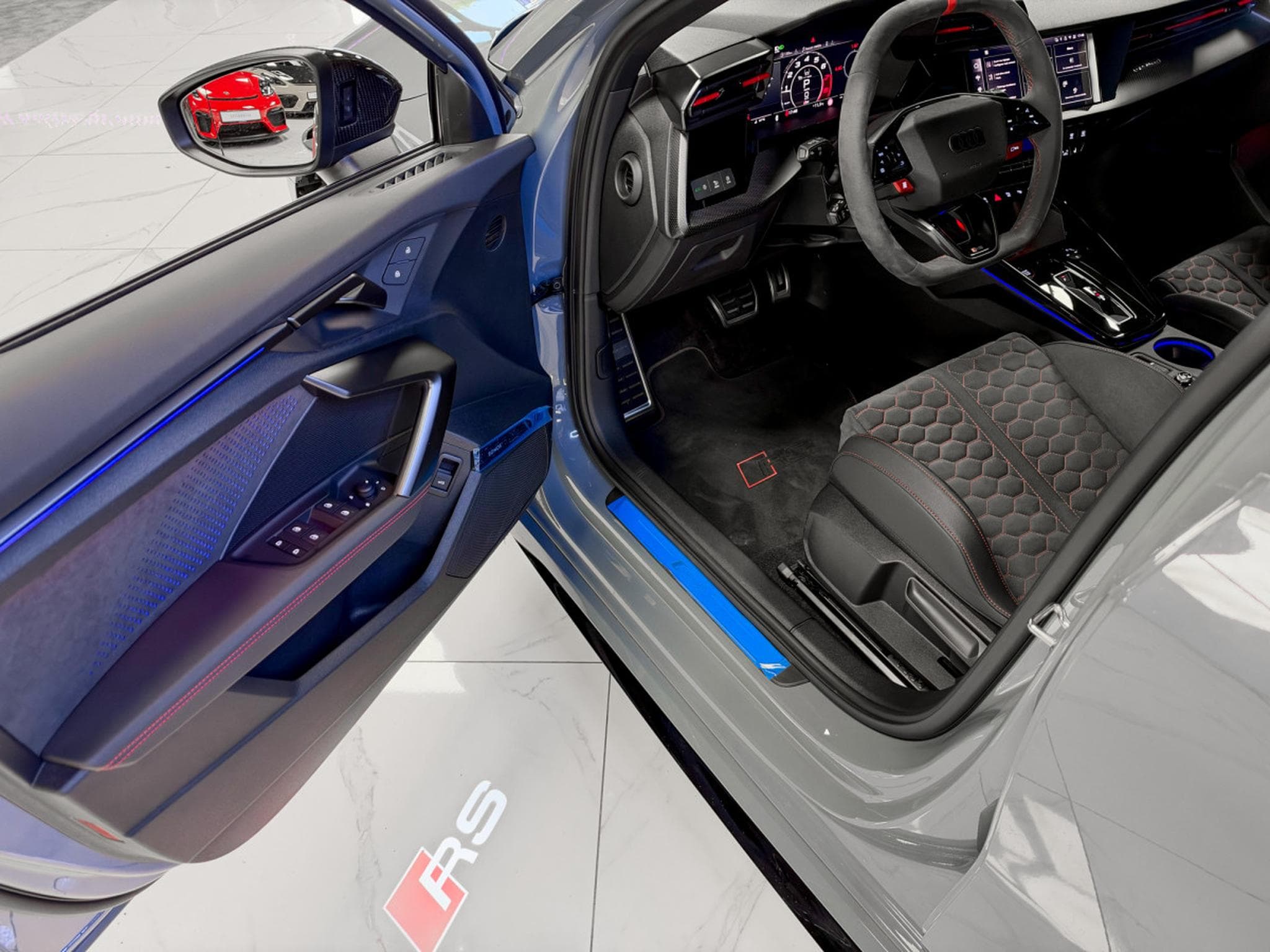 Audi RS3 Sportback / Carbon Seats / 360 / Sonos / Matrix (2026) - Photo 15