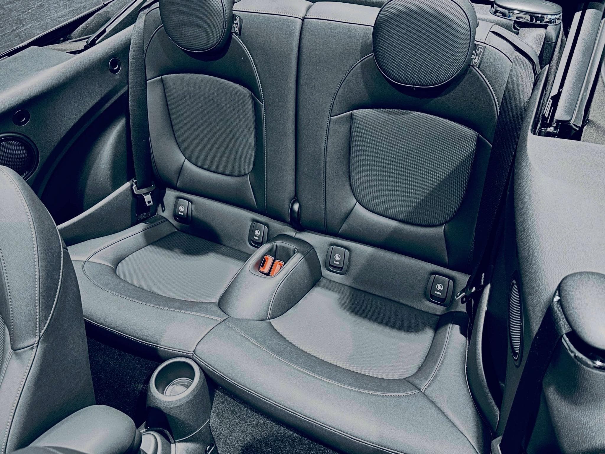 Mini Cooper OHN COOPER WORKS CABRIOLET STEPTRONIC (2023) - Photo 15